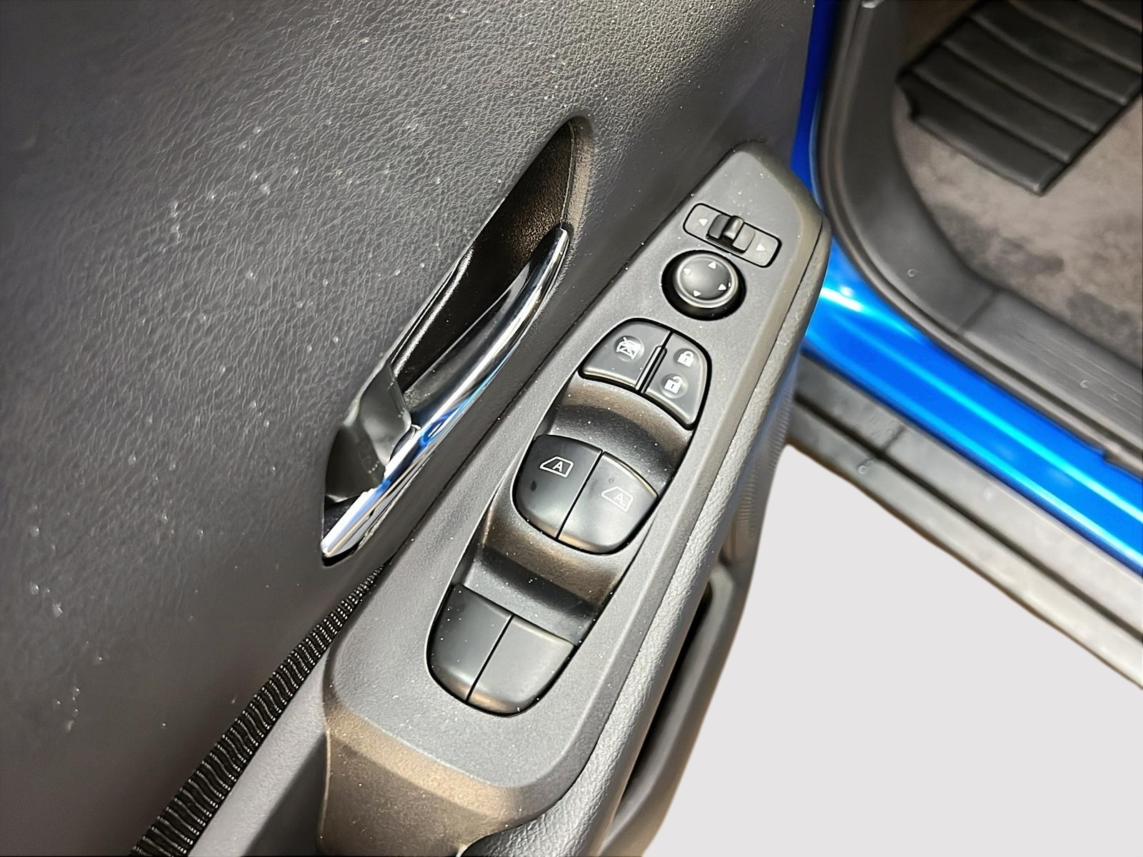 Nissan Kicks SV 2023 - image #20