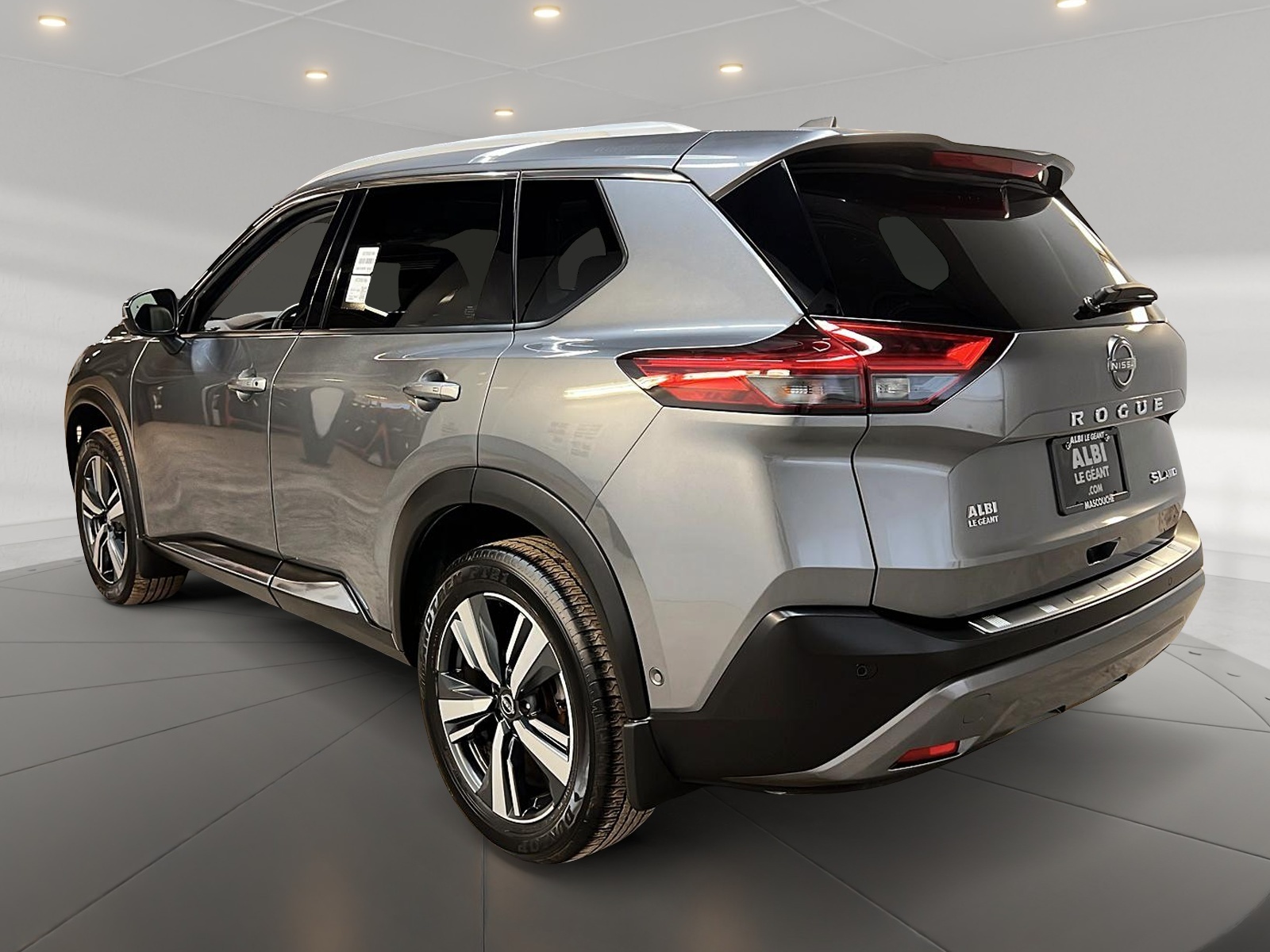 Nissan Rogue SL CUIR TOIT PANO NAV  4RM 2023 - image #6