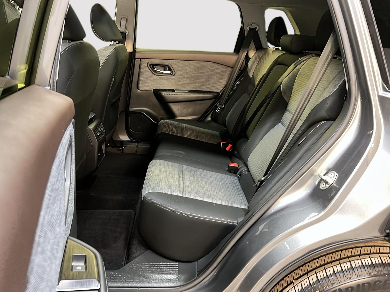 Nissan Rogue SV TOIT PANO 4RM 2023 - image #9