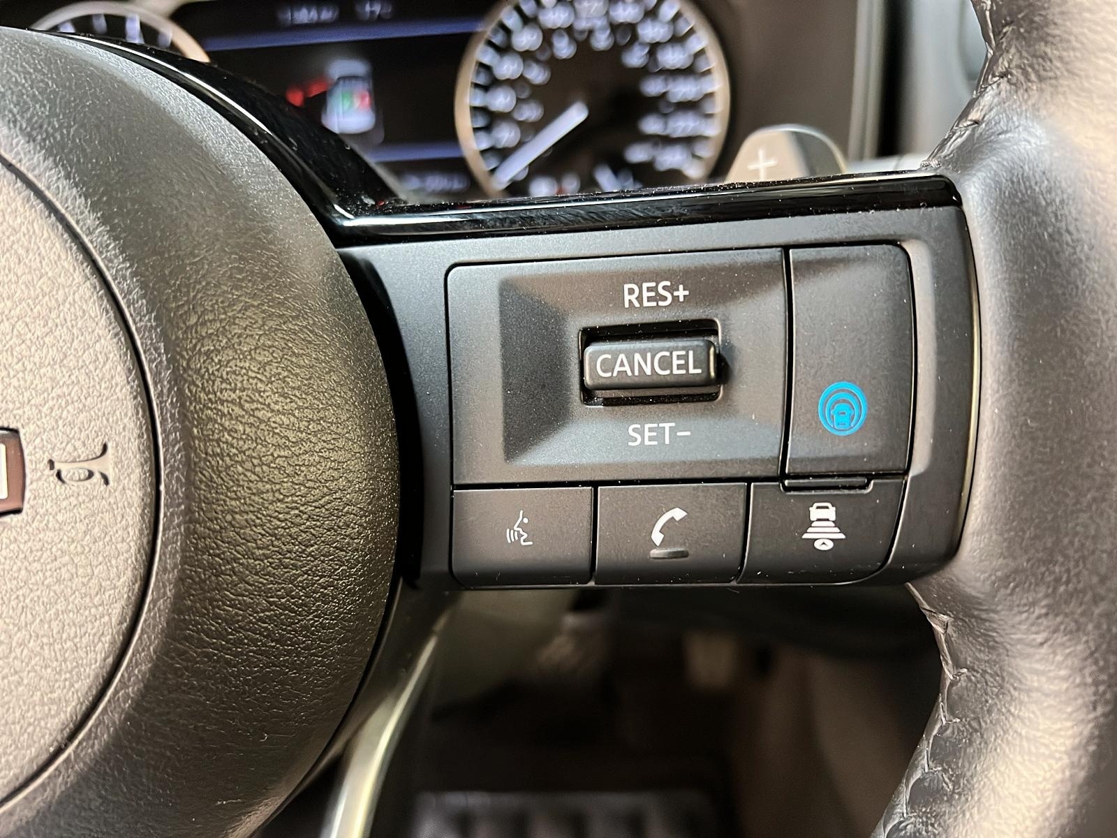 Nissan Rogue SV TOIT PANO 4RM 2023 - image #18