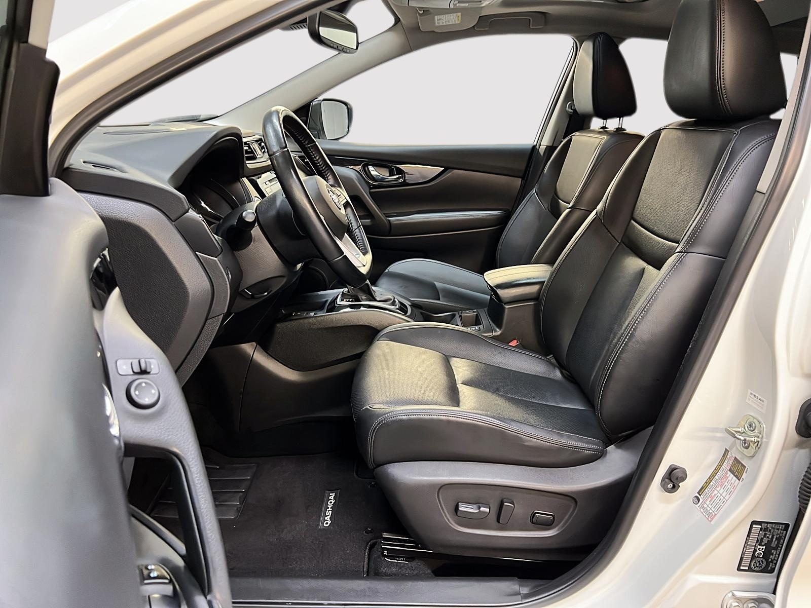Nissan Qashqai SL PLATINUM CUIR TOIT NAV 4RM 2021 - image #7