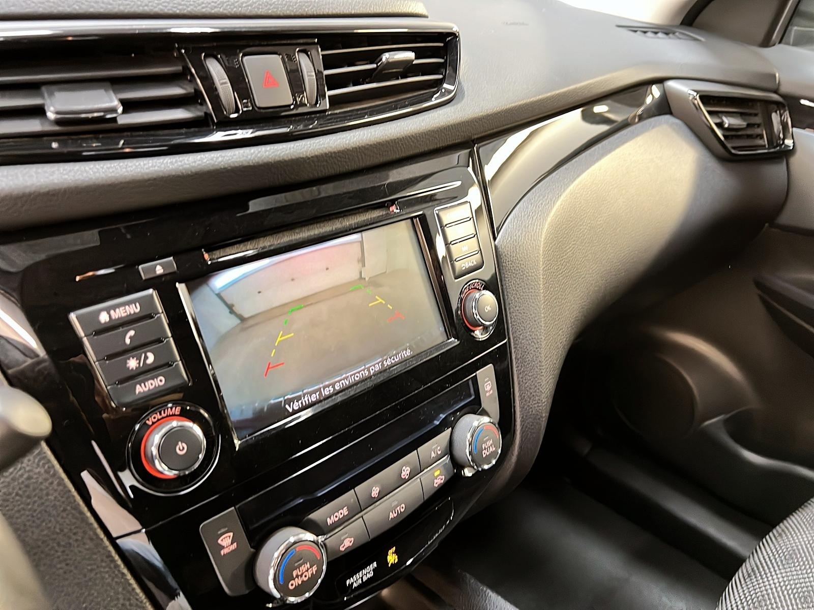 Nissan Qashqai SV TOIT 4RM 2023 - image #18