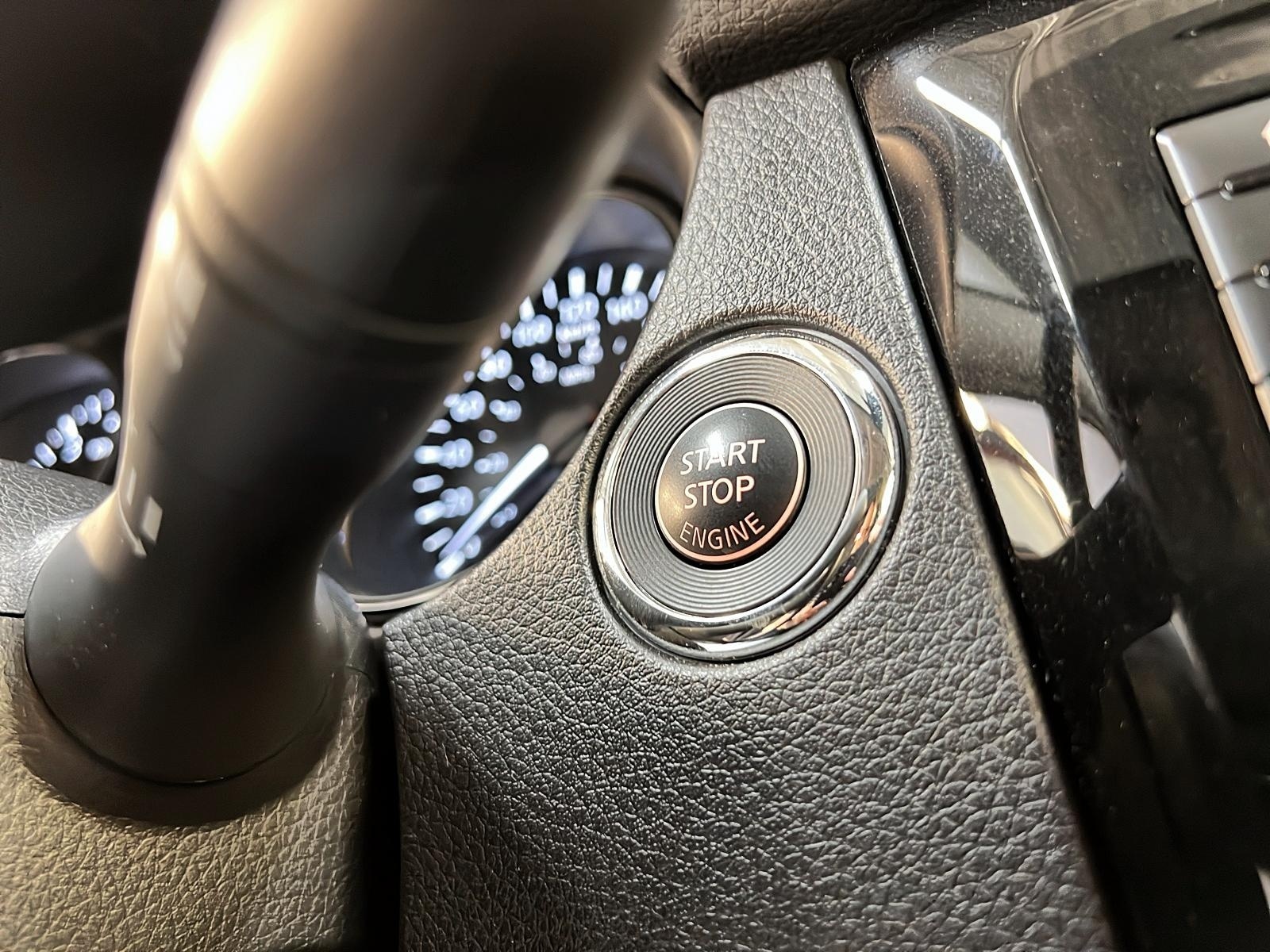 Nissan Qashqai SV TOIT 4RM 2023 - image #19