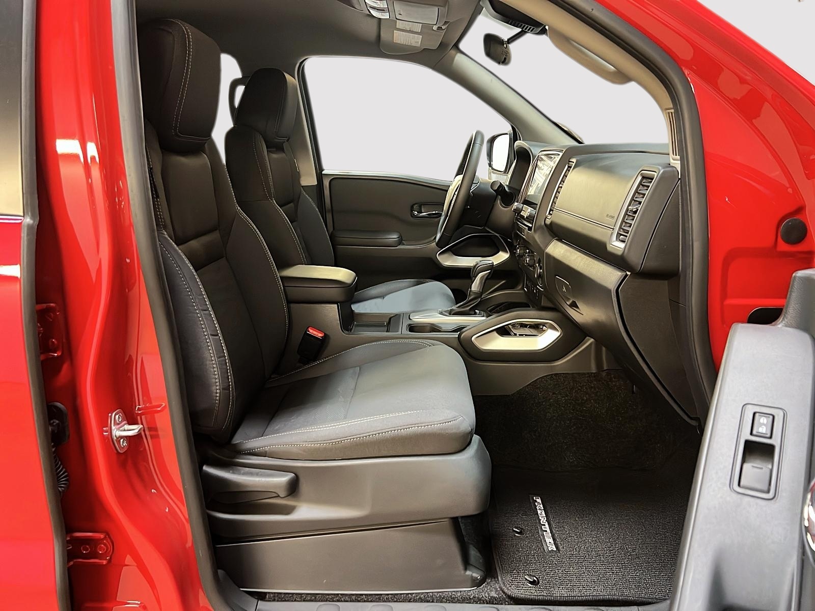 Nissan Frontier HARDBODY EDITION CREW CAB 4X4 2024 - image #8