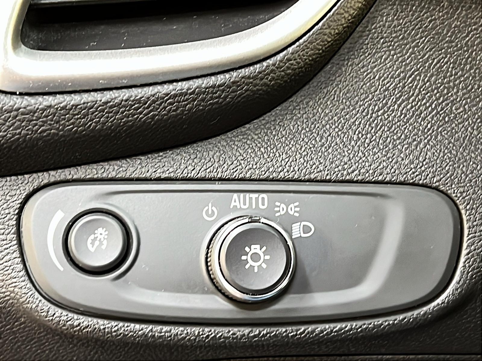 Chevrolet Trax LS 2019 - image #18