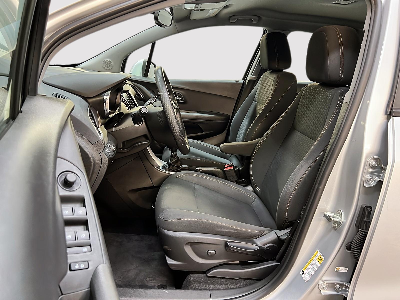 Chevrolet Trax LS 2019 - image #7