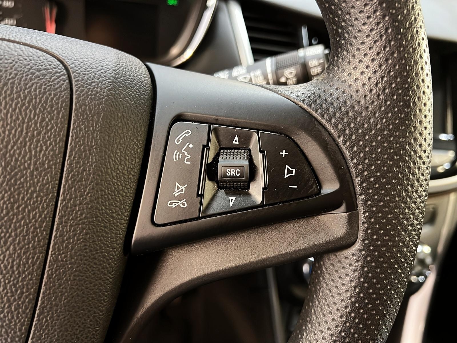 Chevrolet Trax LS 2019 - image #17