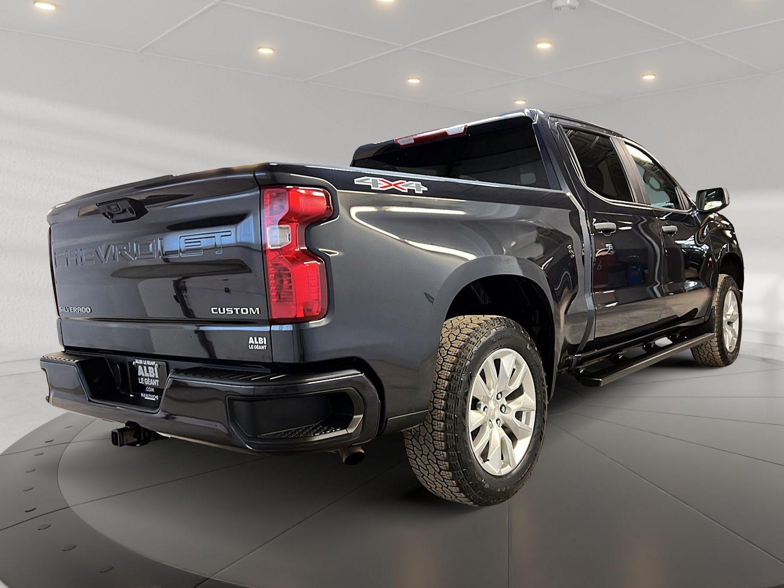 Chevrolet Silverado 1500 CUSTOM CREW CAB 4X4 2023 - image #4