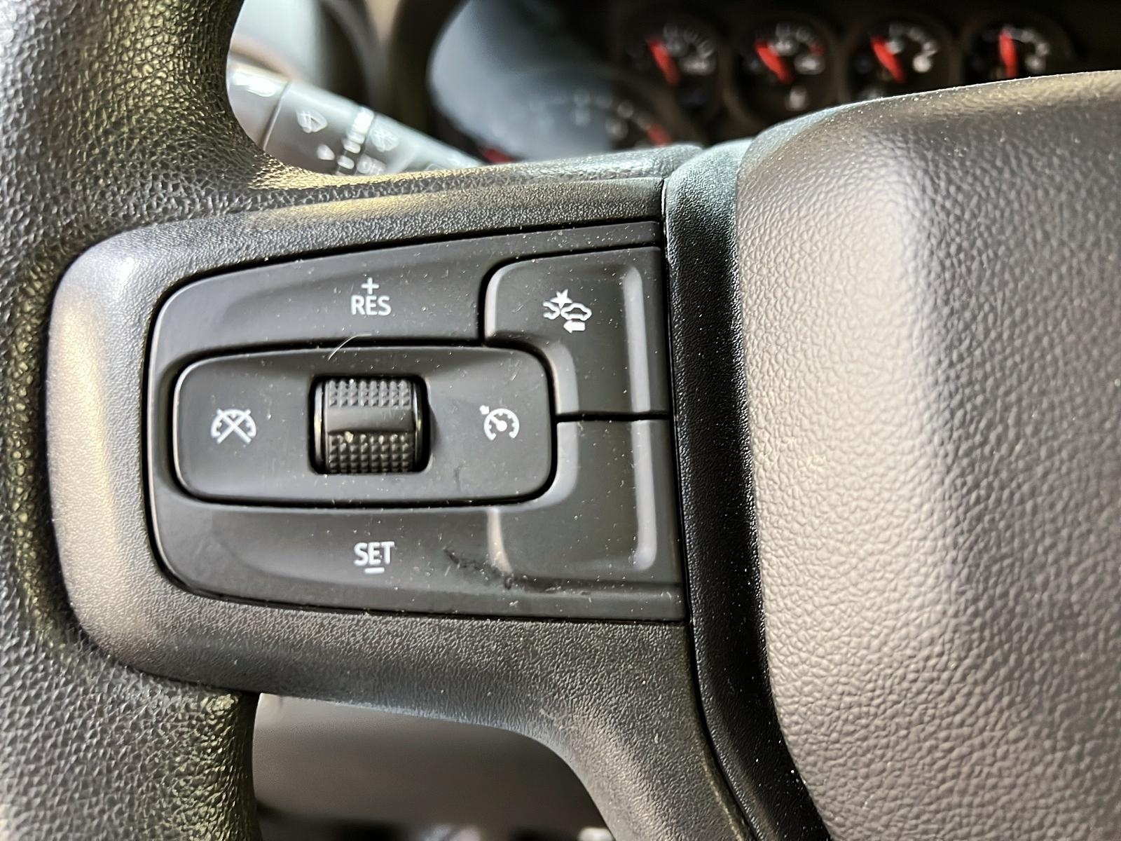 Chevrolet Silverado 1500 CUSTOM CREW CAB 4X4 2023 - image #17