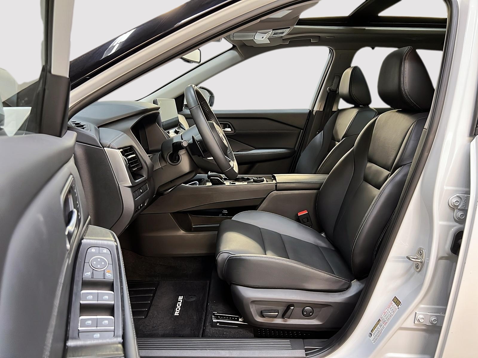 Nissan Rogue SL CUIR TOIT PANO NAV 4RM 2024 — photo 7