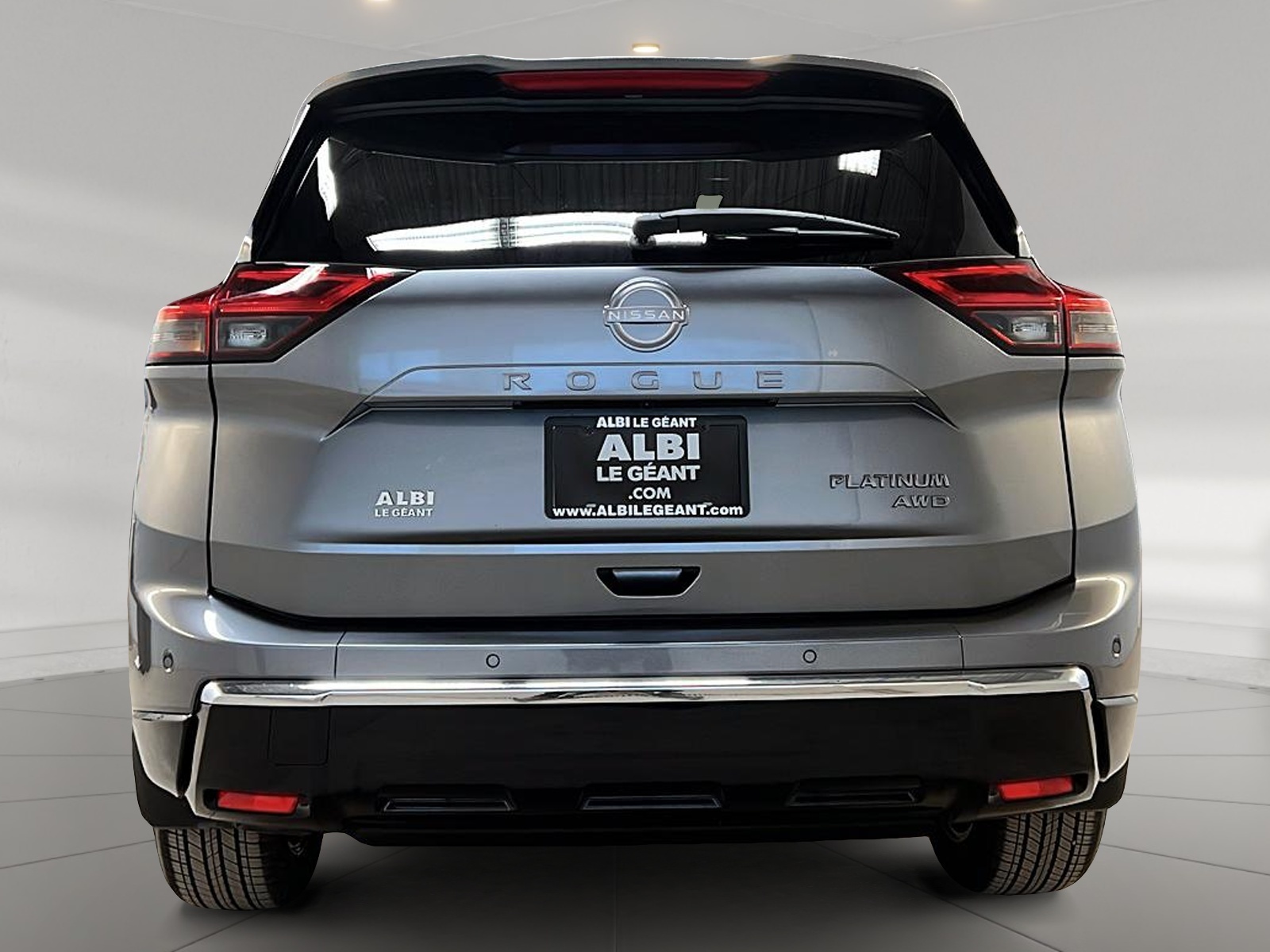 Nissan Rogue PLATINUM CUIR TOIT PANO NAV 4RM 2024 - image #5
