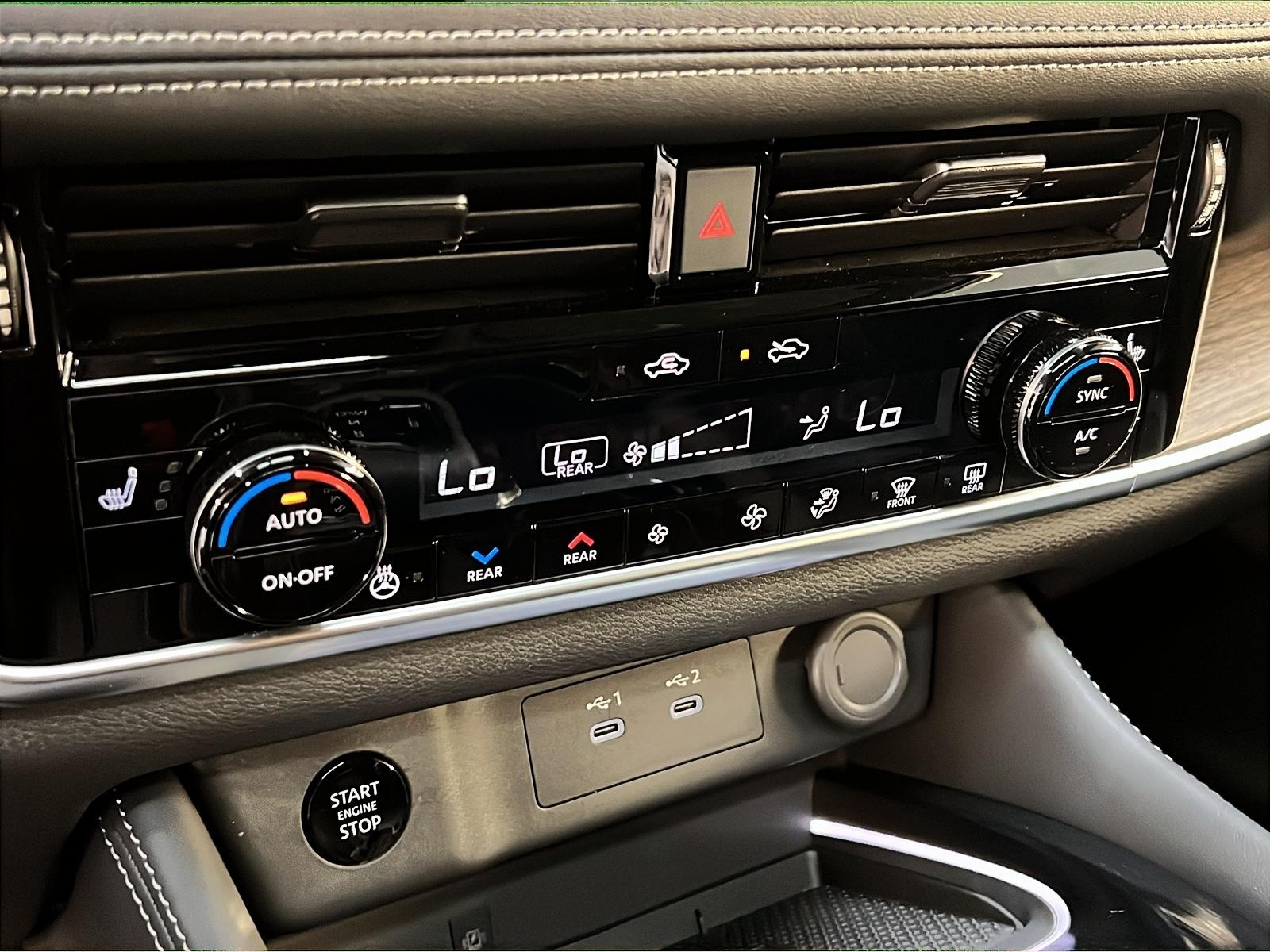 Nissan Rogue PLATINUM CUIR TOIT PANO NAV 4RM 2024 - image #17