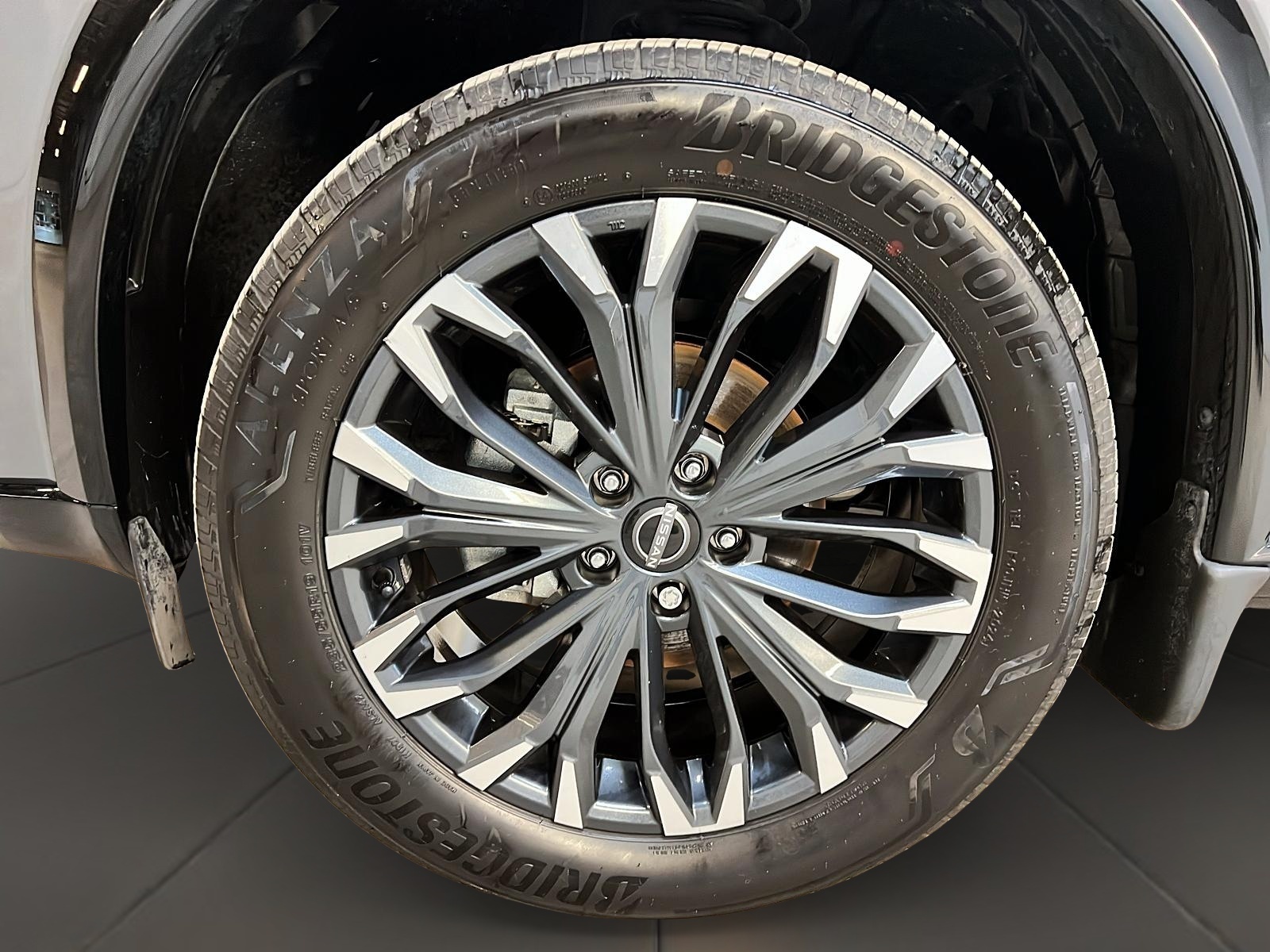 Nissan Rogue PLATINUM CUIR TOIT PANO NAV 4RM 2024 - image #30
