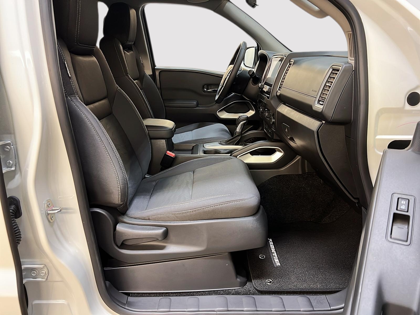 Nissan Frontier HARDBODY EDITION CREW CAB 4X4 2024 - image #8