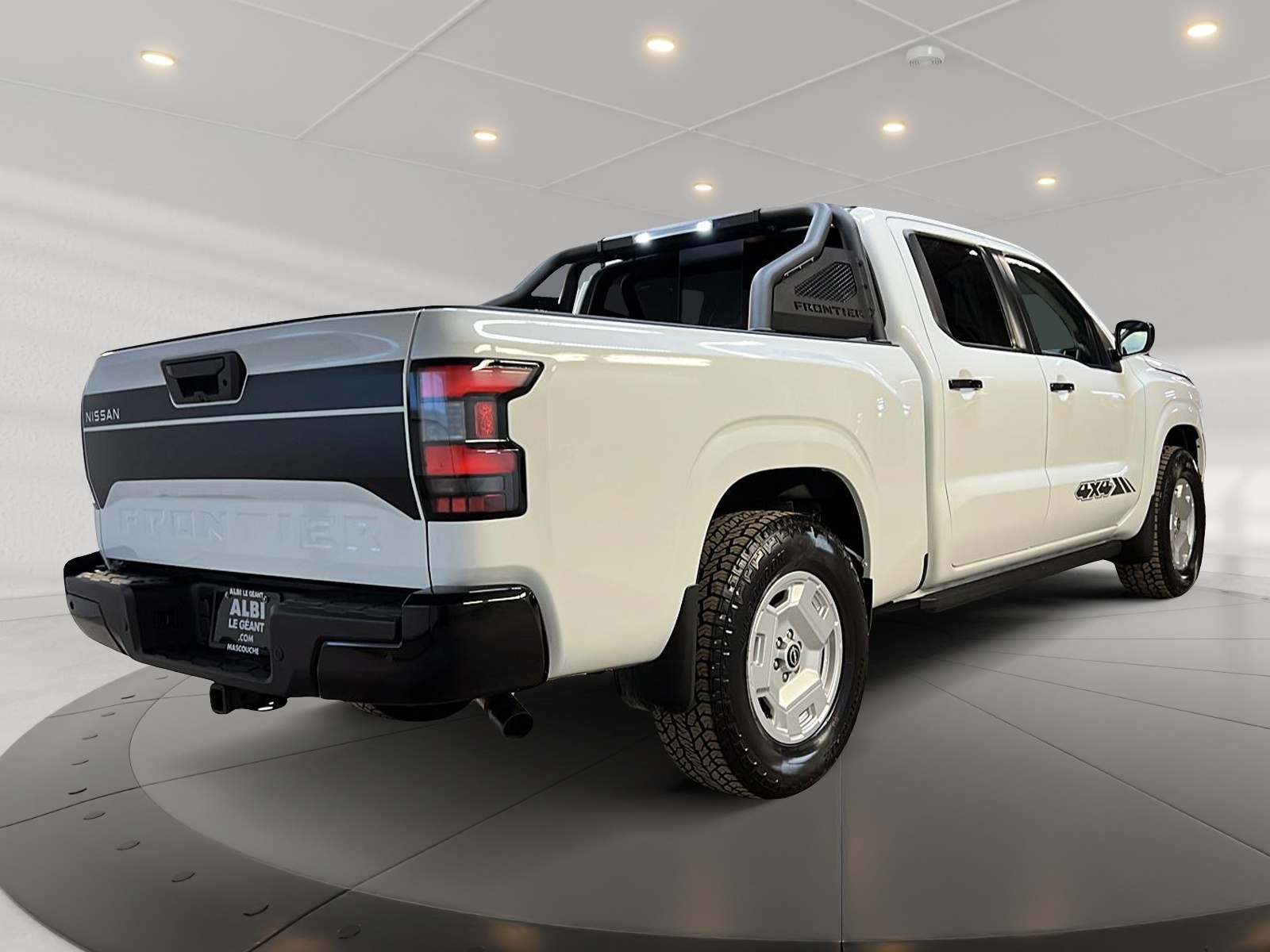 Nissan Frontier HARDBODY EDITION CREW CAB 4X4 2024 - image #4
