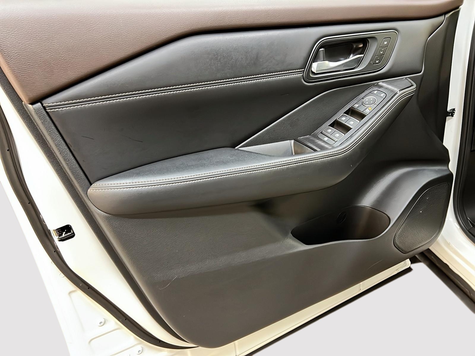 Nissan Rogue SL CUIR TOIT PANO NAV 4RM 2023 - image #26