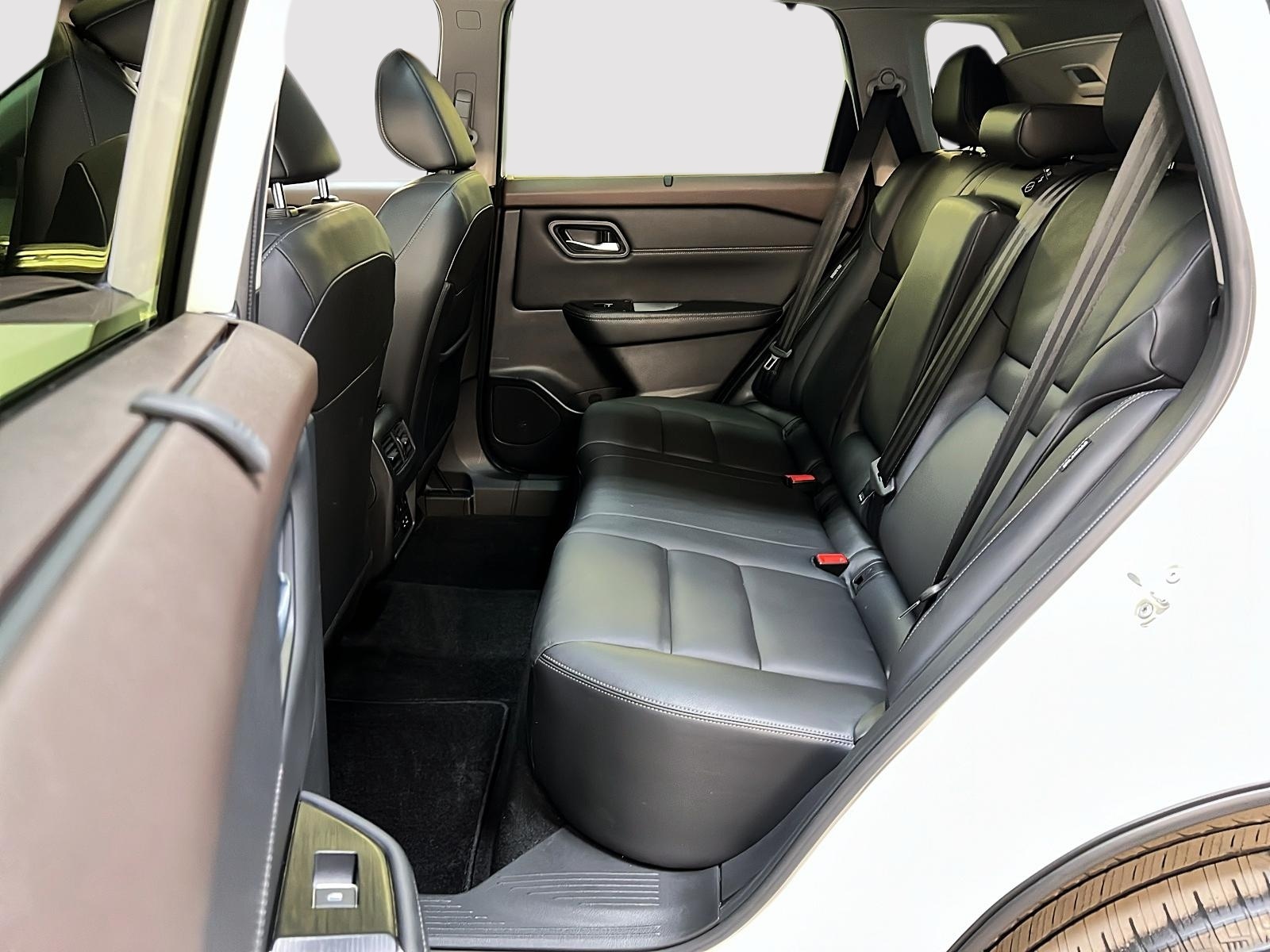 Nissan Rogue SL CUIR TOIT PANO NAV 4RM 2023 - image #9