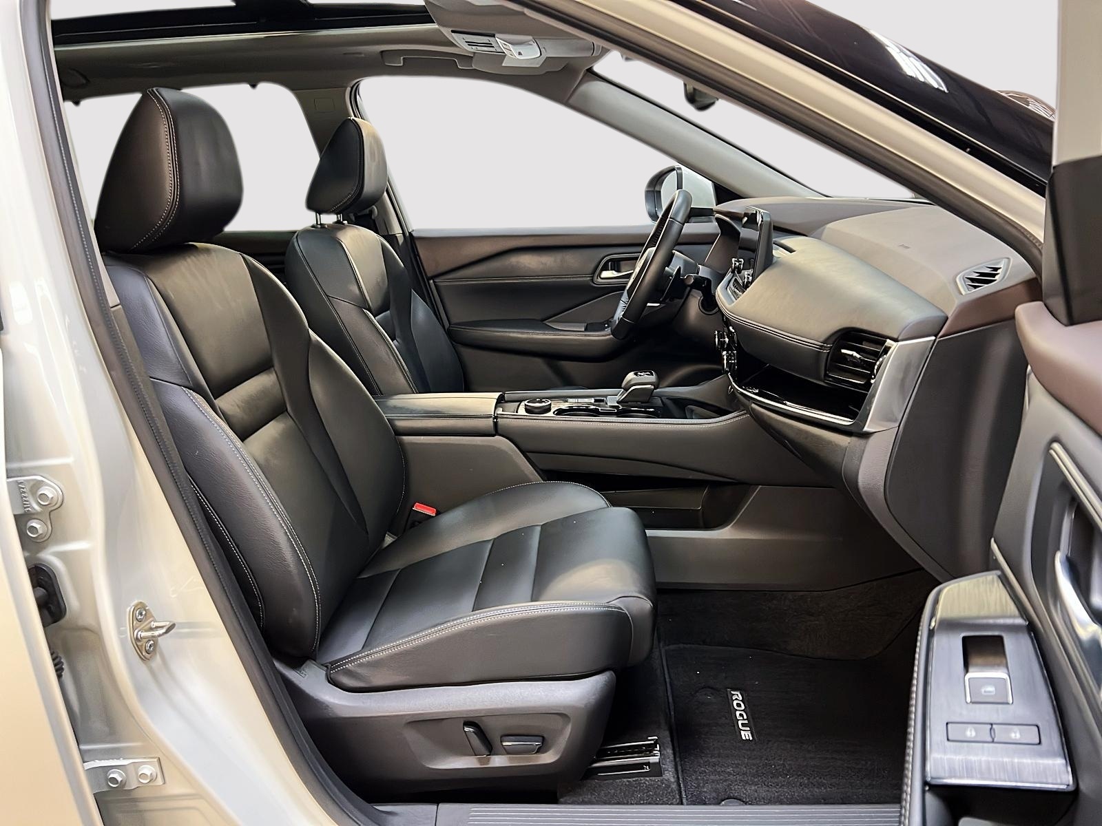 Nissan Rogue SL CUIR TOIT PANO NAV 4RM 2023 - image #8