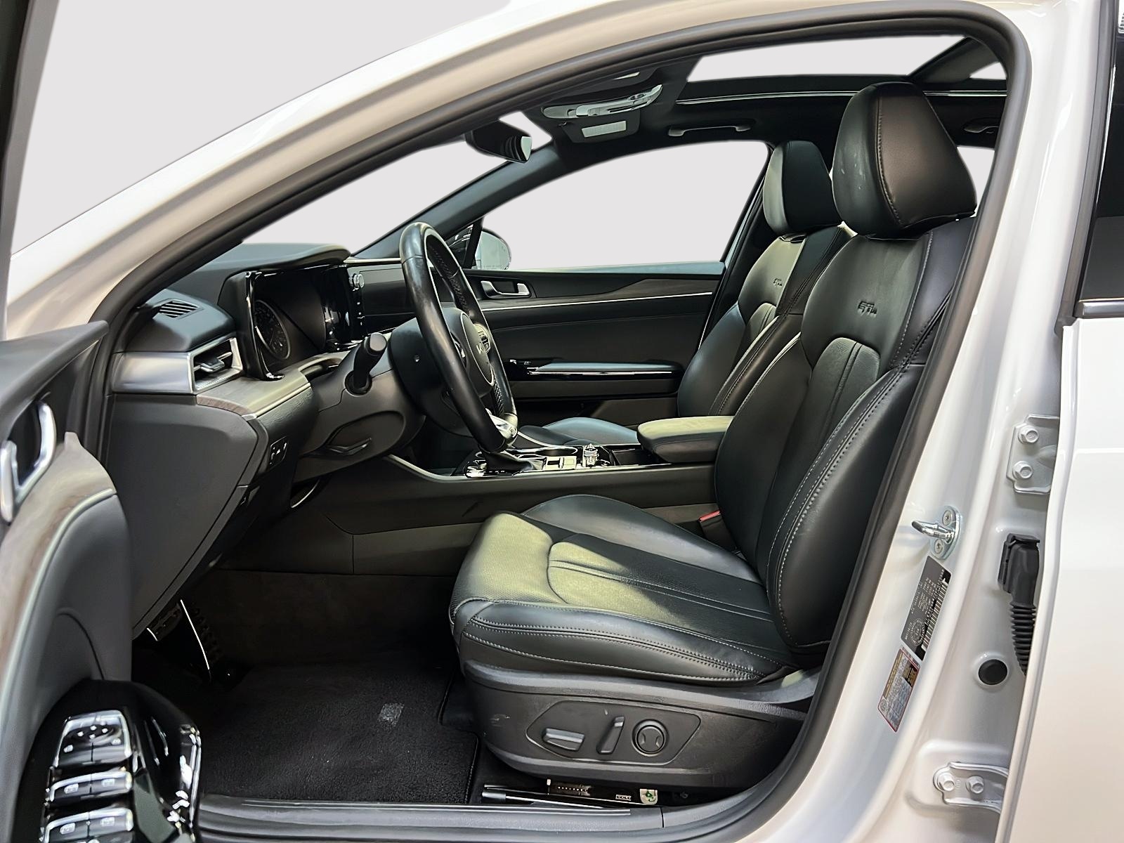 Kia K5 GT LINE CUIR TOIT PANO NAV 2023 - image #7