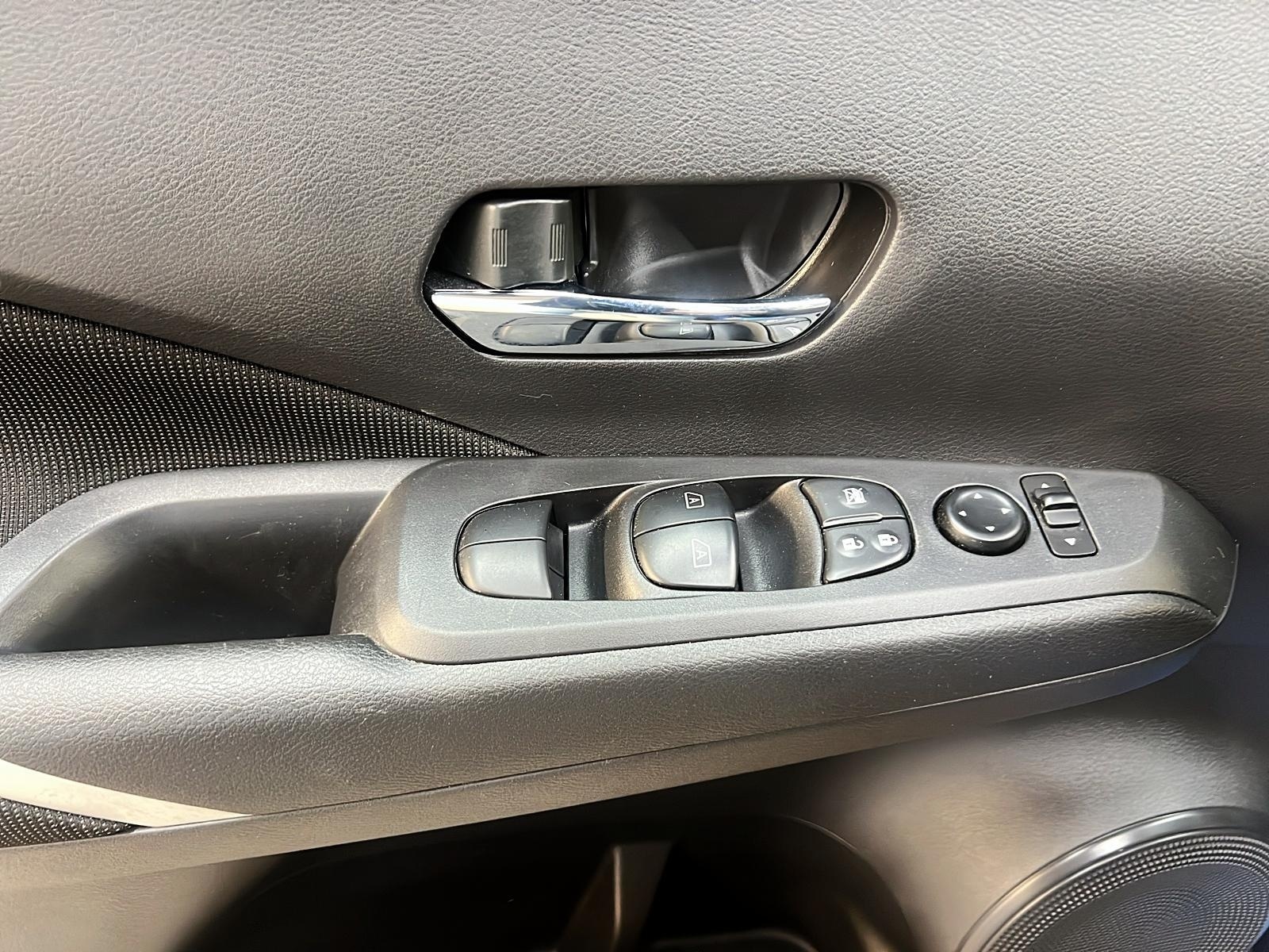 Nissan Kicks SV 2023 - image #21