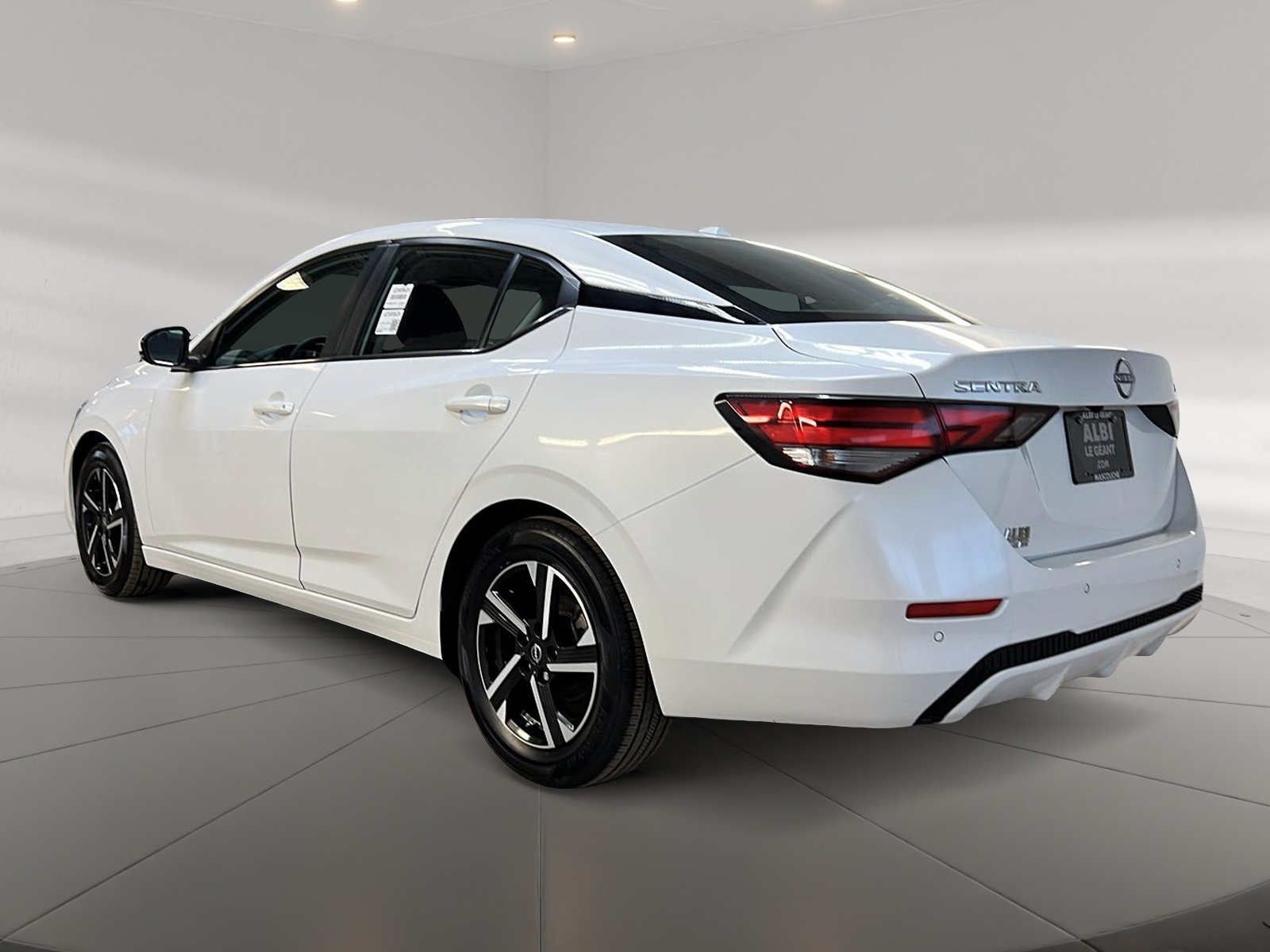 Nissan Sentra SV TOIT 2024 - image #6