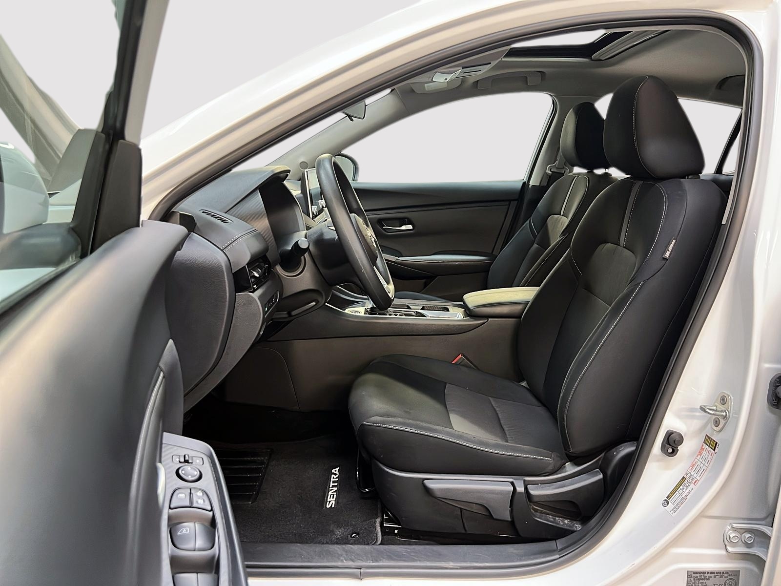 Nissan Sentra SV TOIT 2024 - image #7