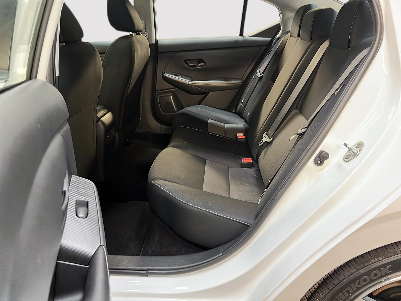 Nissan Sentra SV TOIT 2024 - image #9