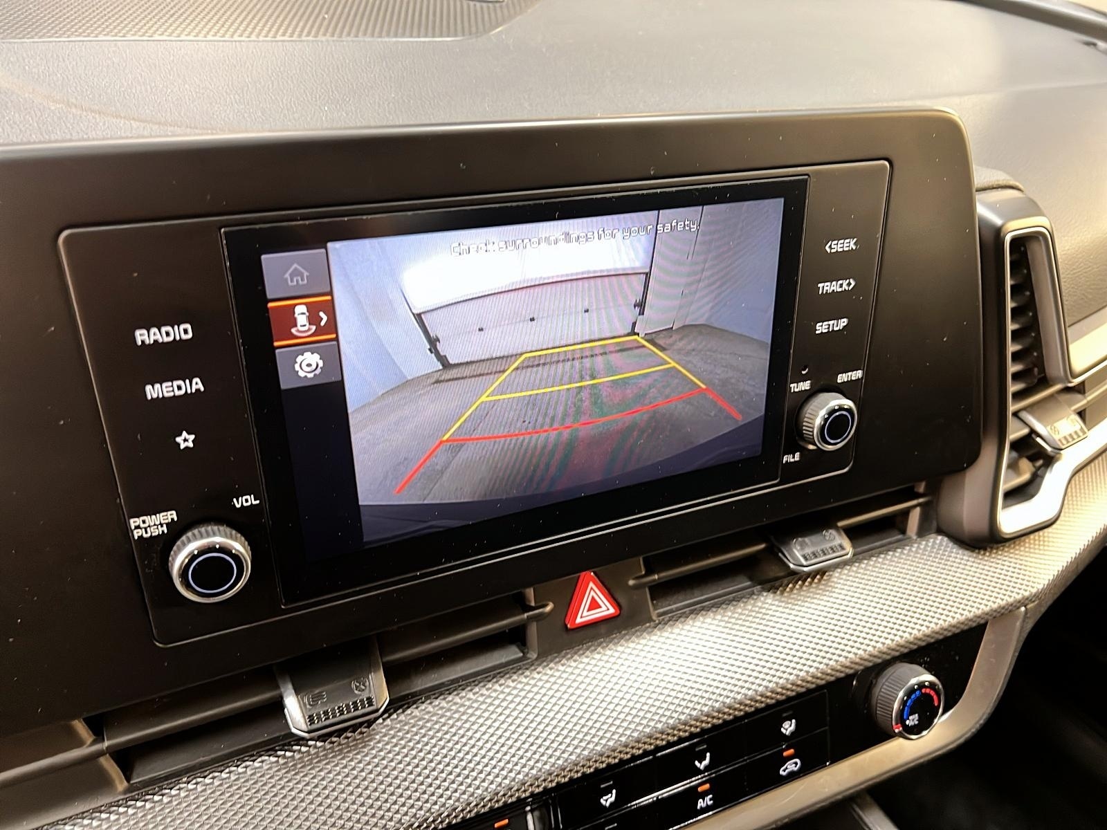Kia Sportage LX 2023 - image #16
