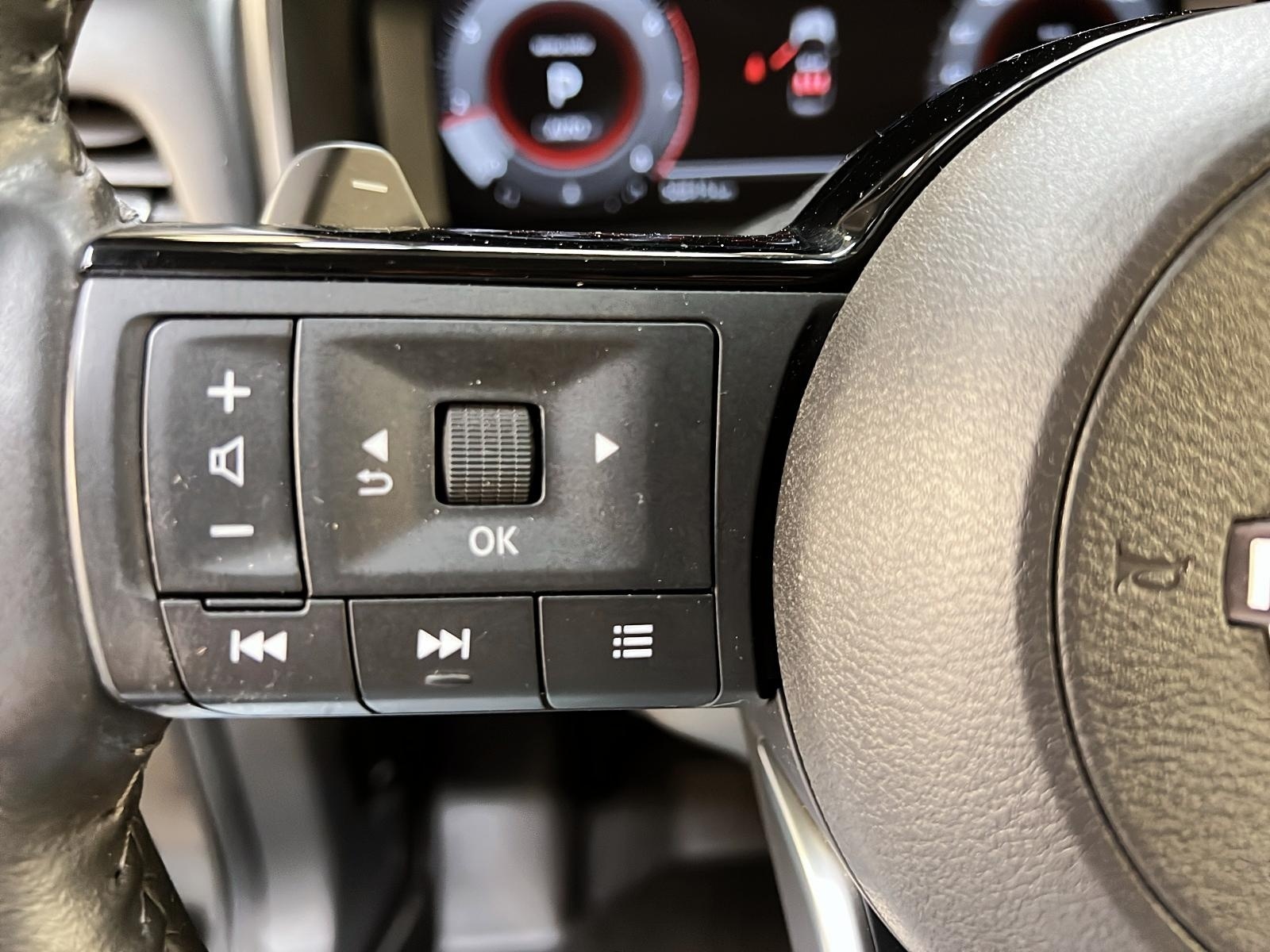 Nissan Rogue PLATINUM CUIR TOIT PANO NAV 4RM 2023 - image #23