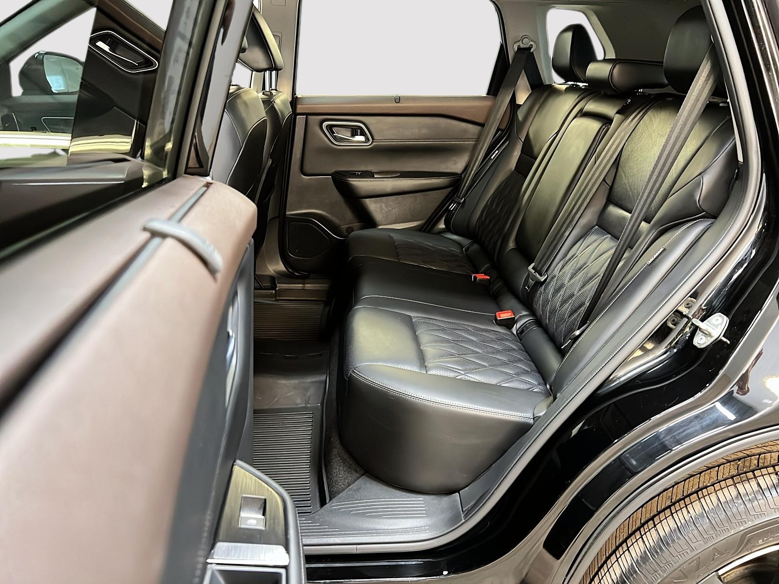 Nissan Rogue PLATINUM CUIR TOIT PANO NAV 4RM 2023 - image #9