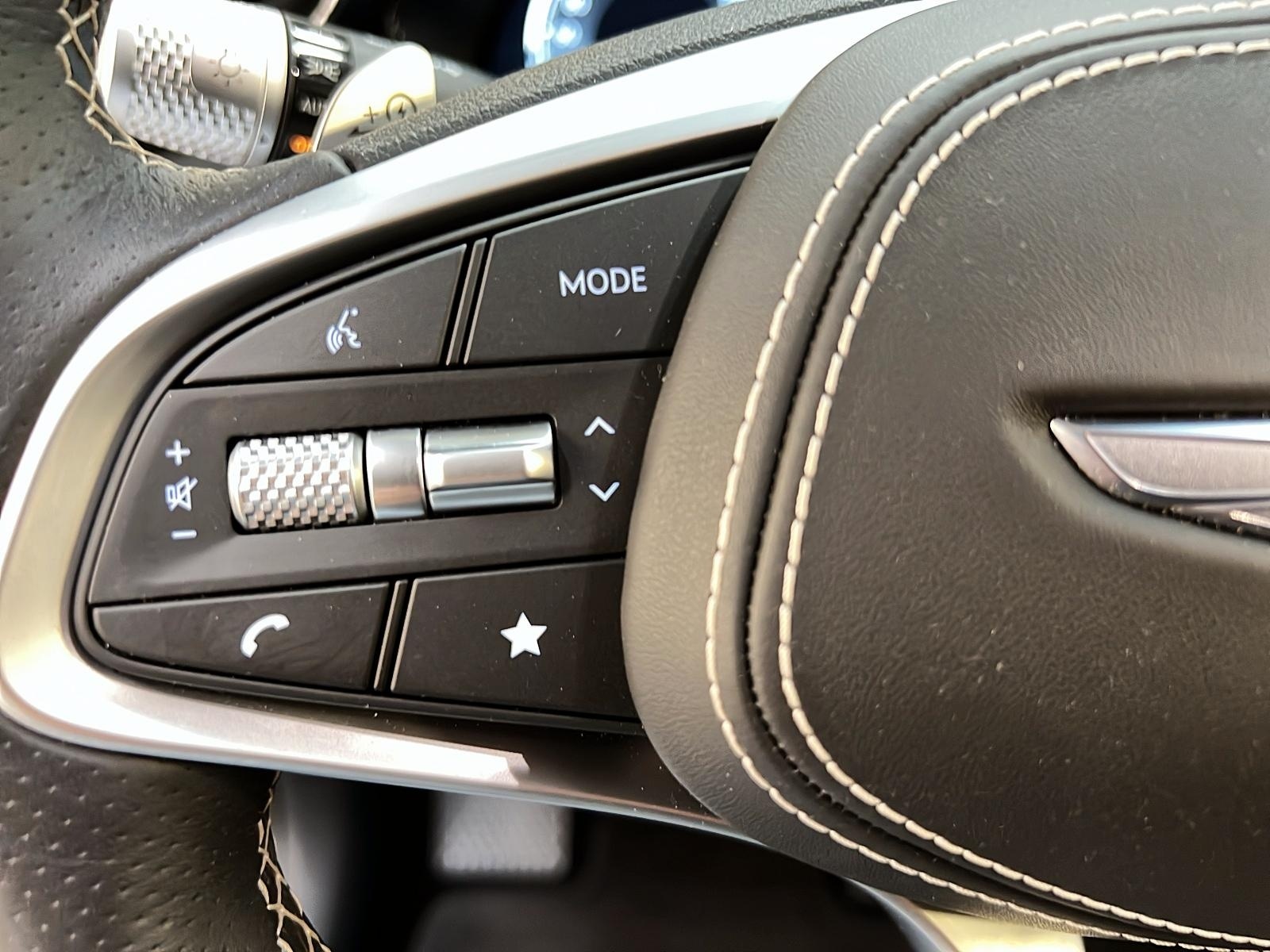 Genesis GV70 ELECTRIFIED PRESTIGE CUIR TOIT PANO NAV 4RM 2023 - image #23