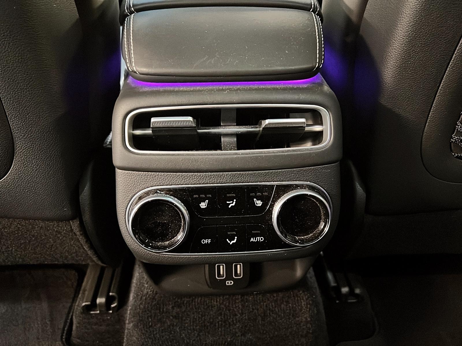 Genesis GV70 ELECTRIFIED PRESTIGE CUIR TOIT PANO NAV 4RM 2023 - image #11