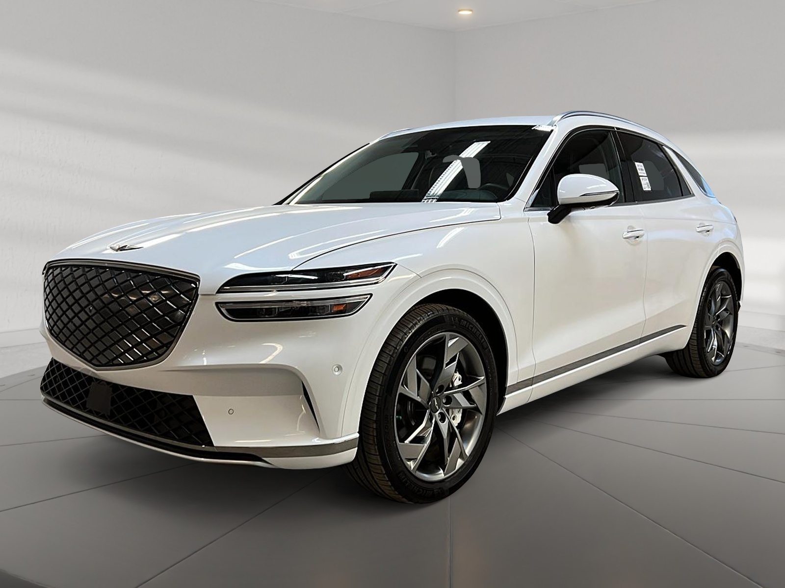 Genesis GV70 ELECTRIFIED PRESTIGE CUIR TOIT PANO NAV 4RM 2023 - image #1