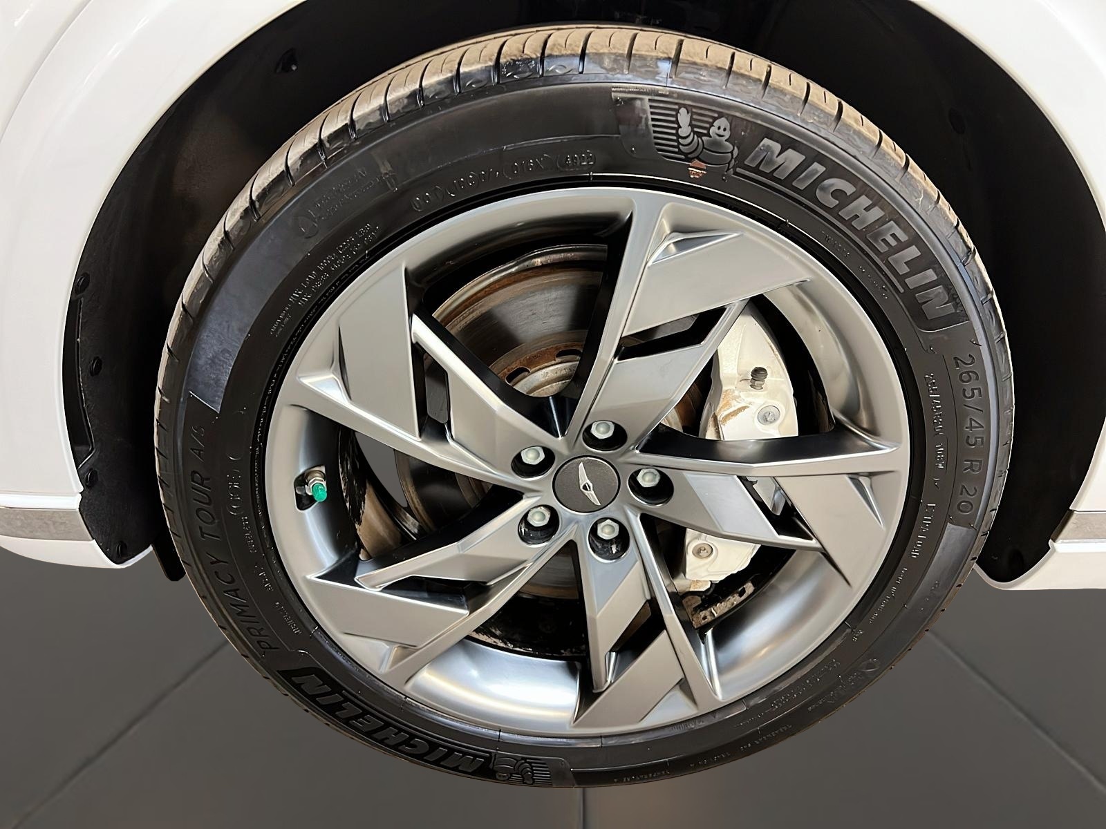 Genesis GV70 ELECTRIFIED PRESTIGE CUIR TOIT PANO NAV 4RM 2023 - image #31