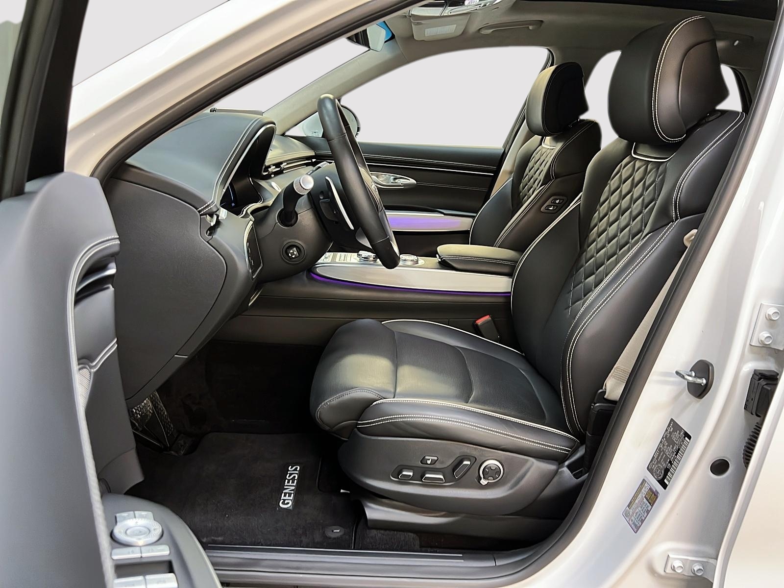 Genesis GV70 ELECTRIFIED PRESTIGE CUIR TOIT PANO NAV 4RM 2023 - image #7