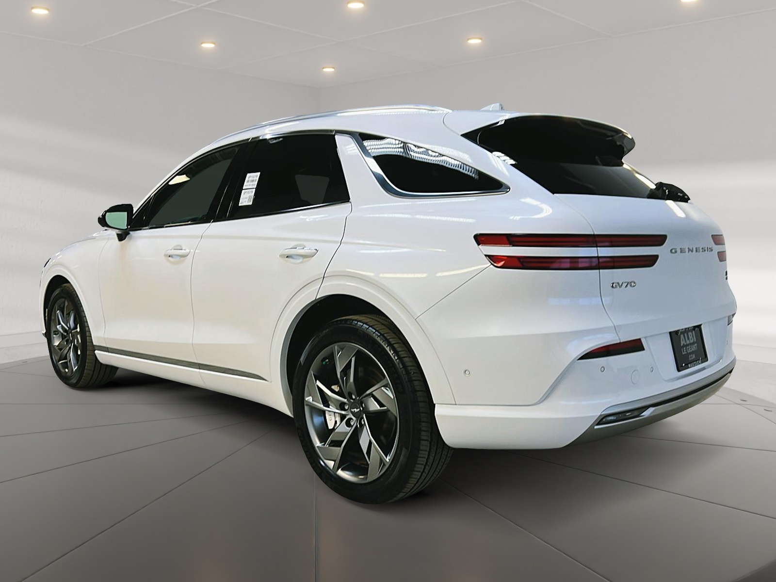 Genesis GV70 ELECTRIFIED PRESTIGE CUIR TOIT PANO NAV 4RM 2023 - image #6