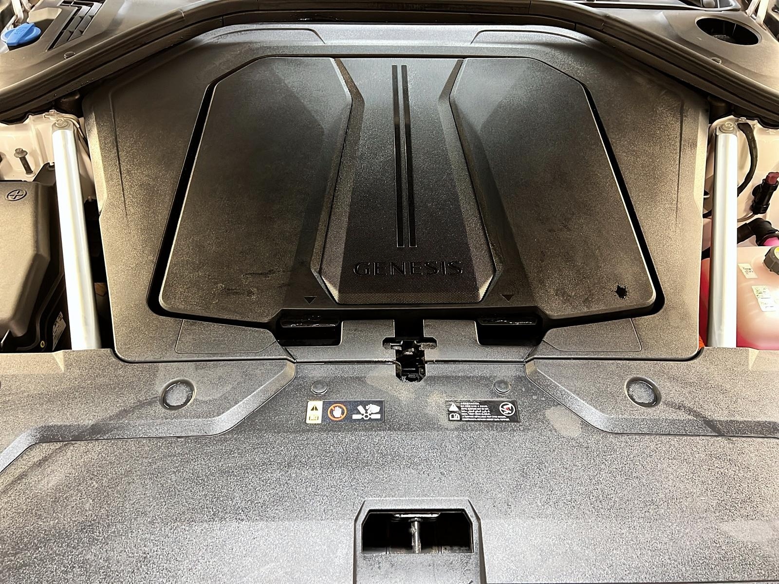 Genesis GV70 ELECTRIFIED PRESTIGE CUIR TOIT PANO NAV 4RM 2023 - image #13