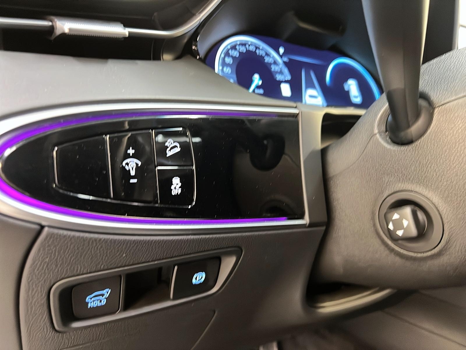 Genesis GV70 ELECTRIFIED PRESTIGE CUIR TOIT PANO NAV 4RM 2023 - image #24