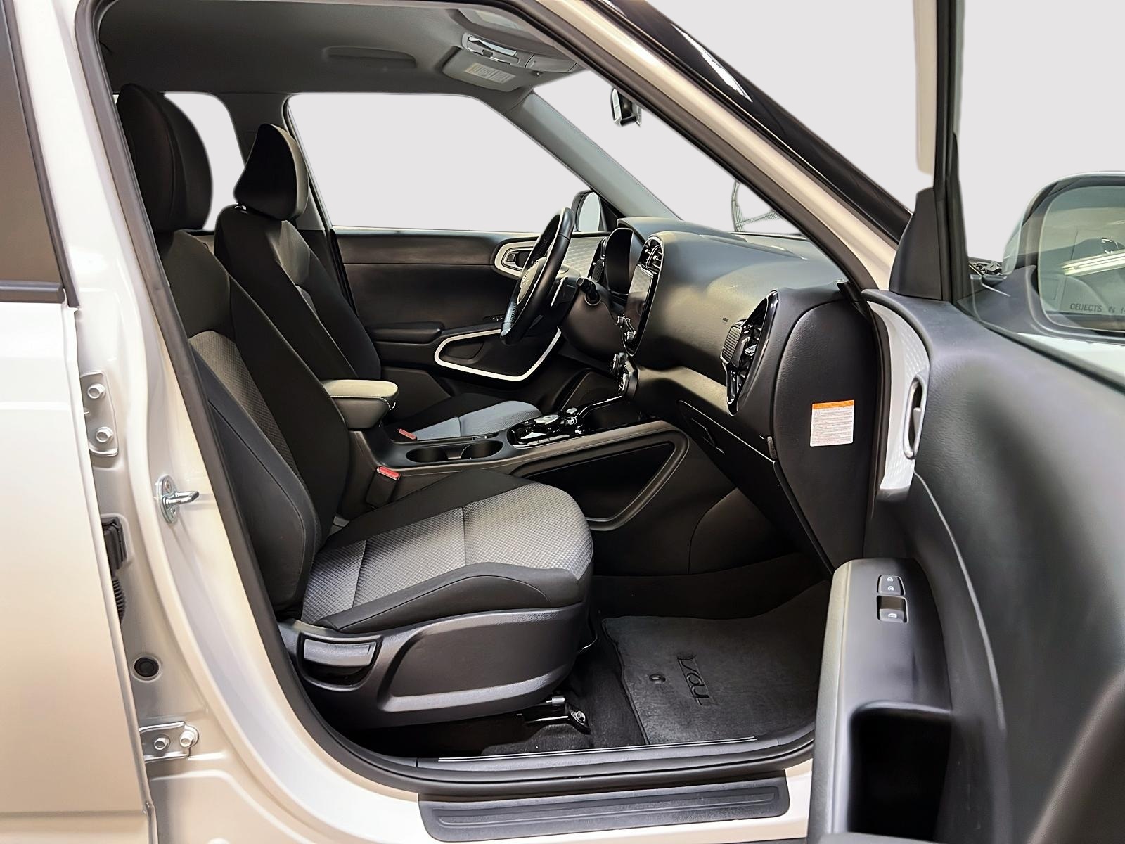 Kia Soul EV PREMIUM 2023 - image #8