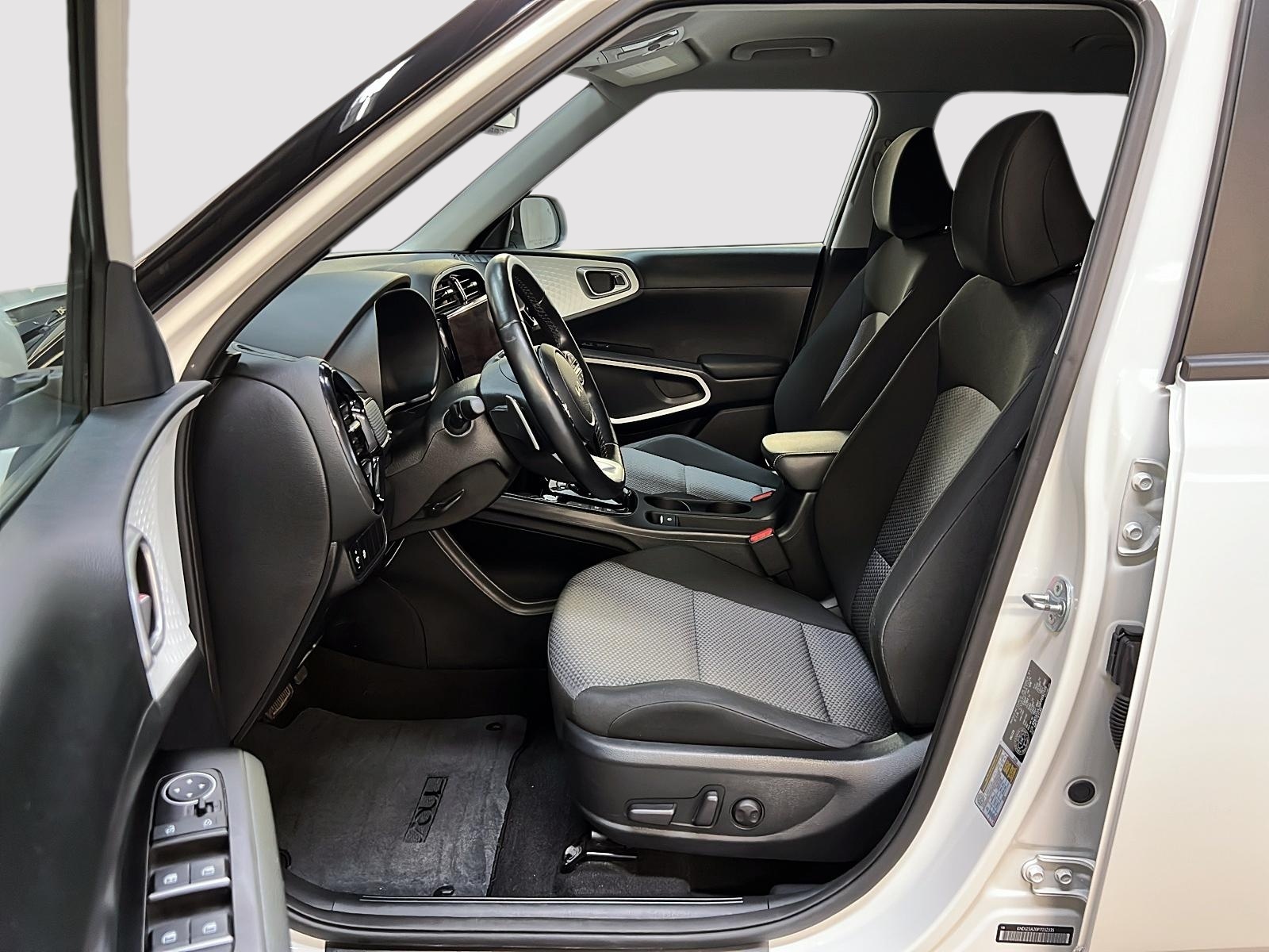 Kia Soul EV PREMIUM 2023 - image #7