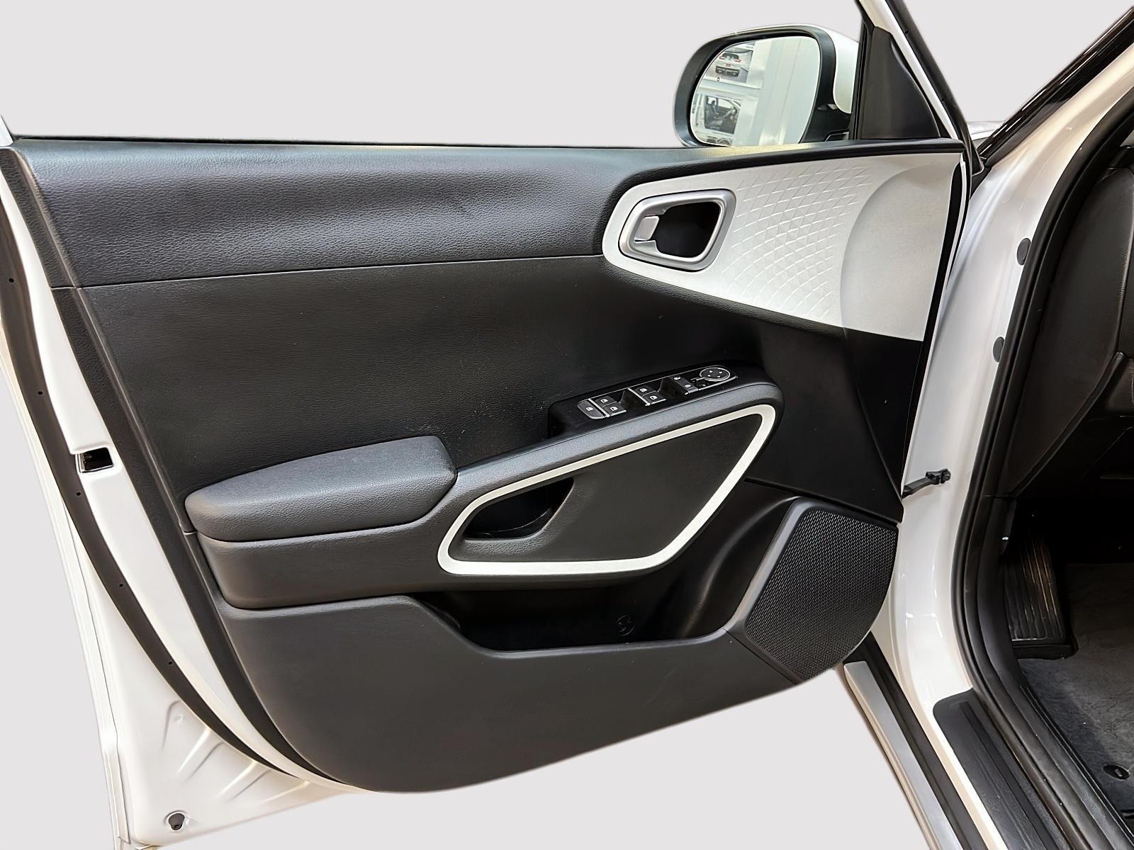 Kia Soul EV PREMIUM 2023 - image #24