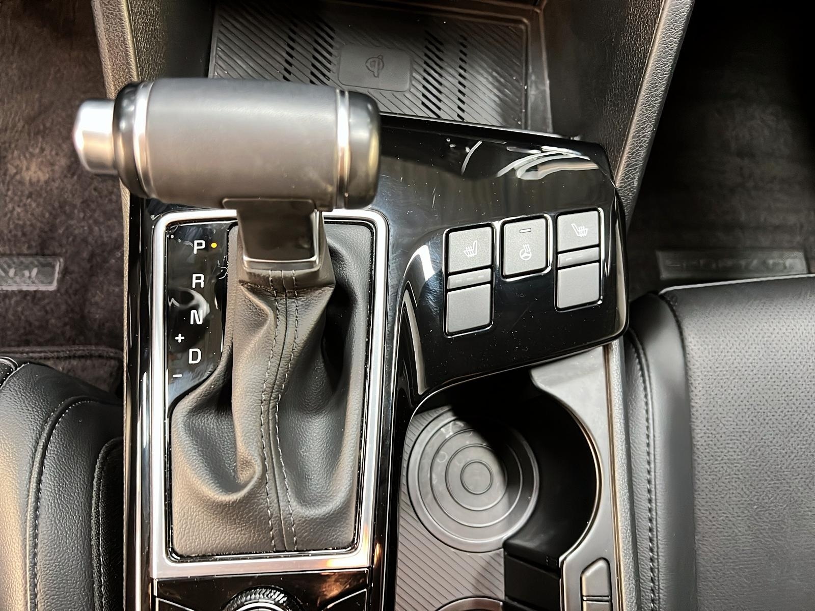 Kia Sportage X-LINE CUIR 4RM 2024 - image #15