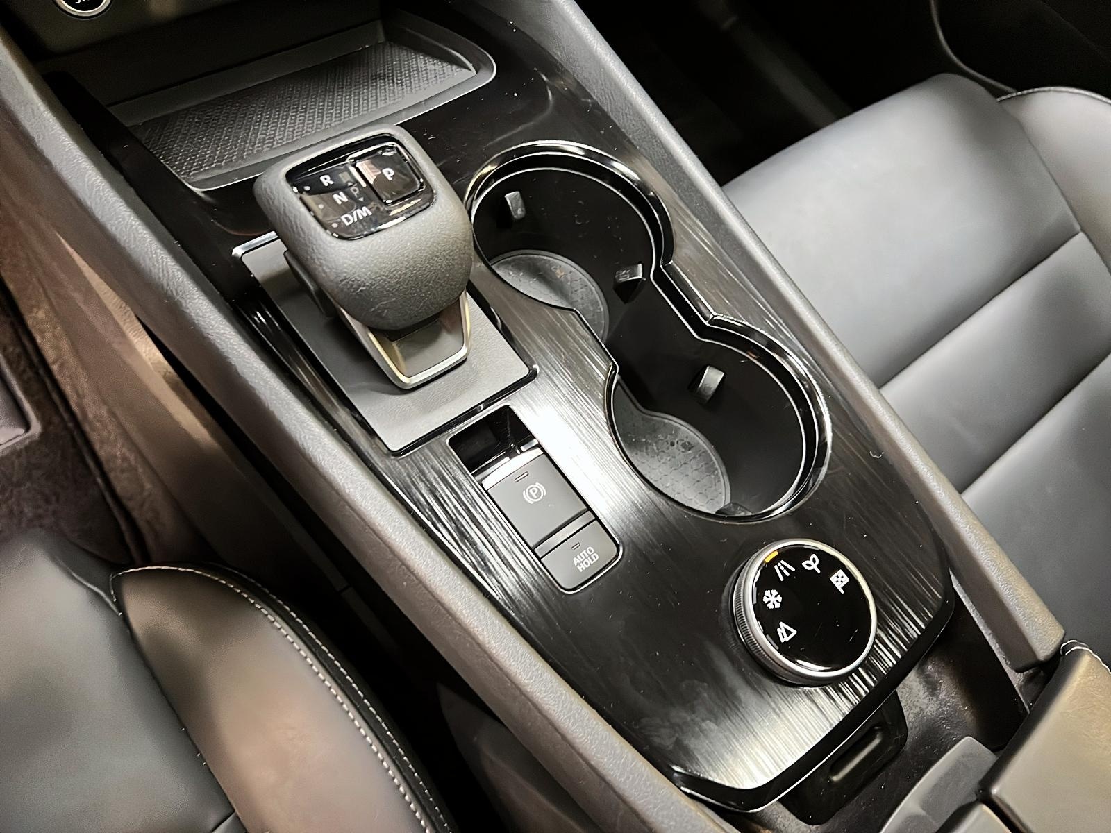 Nissan Rogue SV MIDNIGHT CUIR TOIT PANO 4RM 2023 - image #16