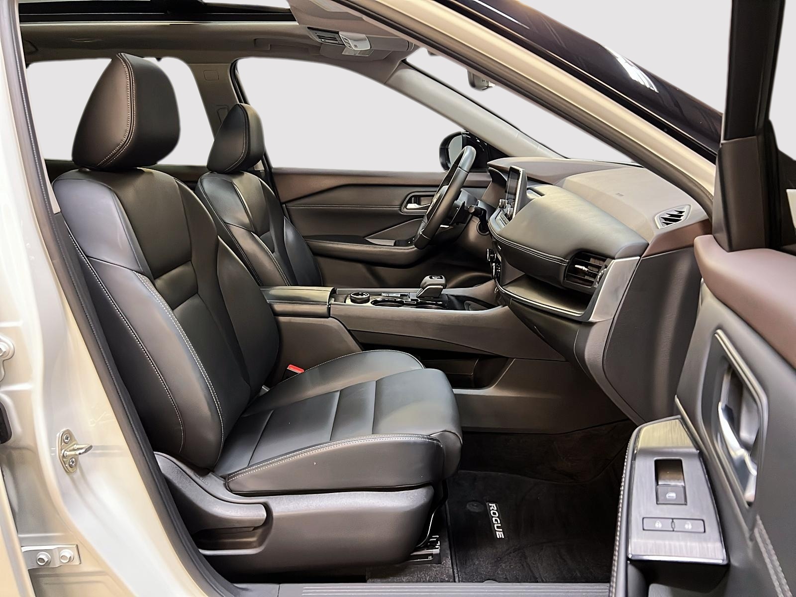 Nissan Rogue SV MIDNIGHT CUIR TOIT PANO 4RM 2023 - image #8