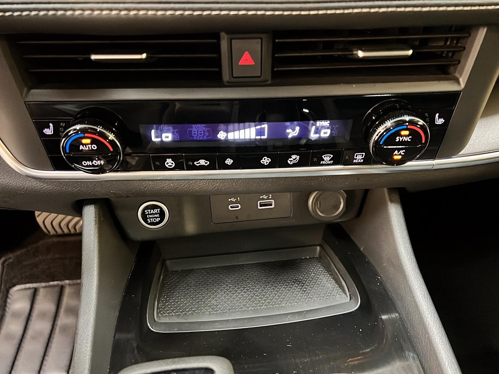 Nissan Rogue SV MIDNIGHT CUIR TOIT PANO 4RM 2023 - image #17