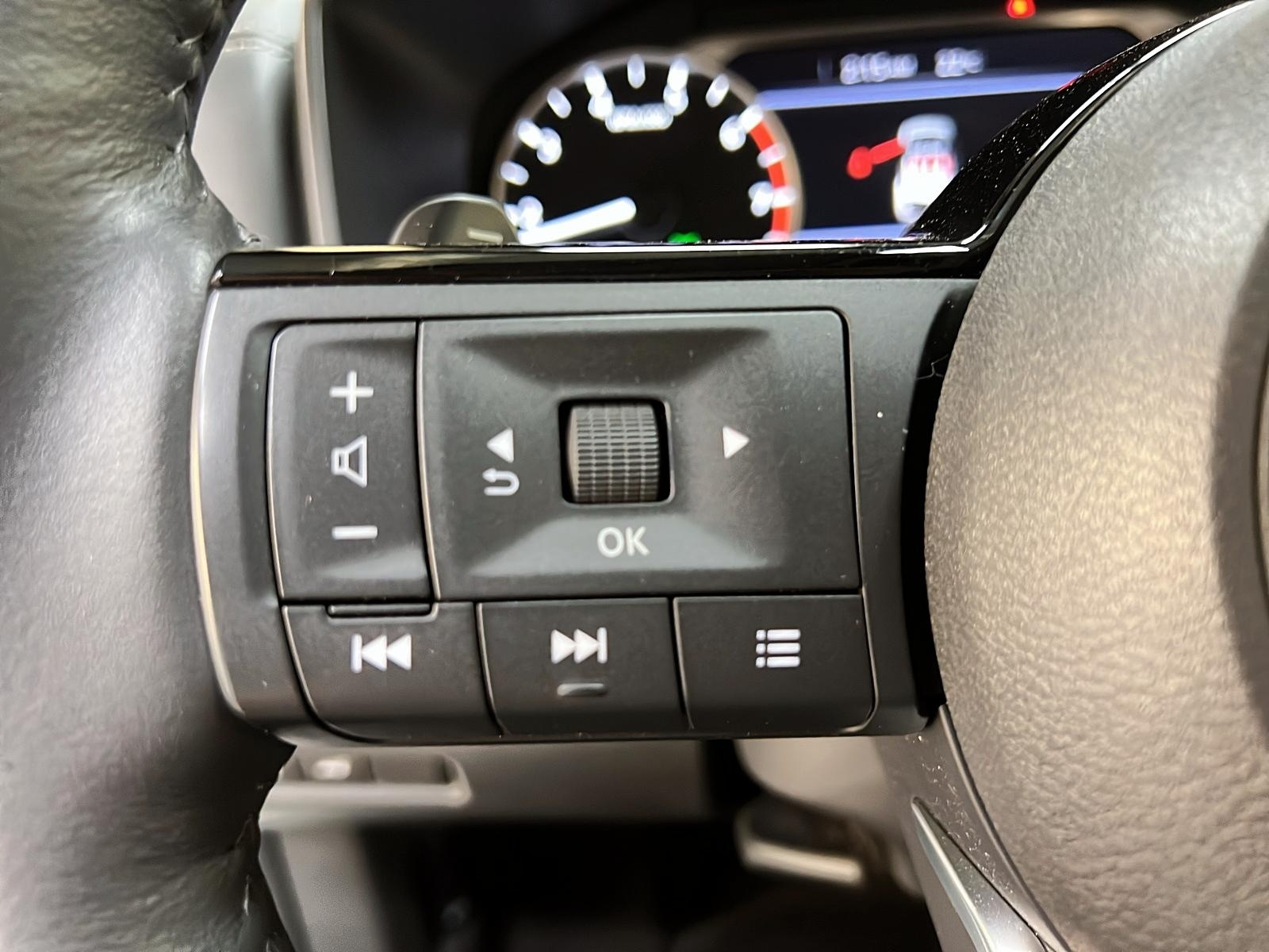 Nissan Rogue SV MIDNIGHT CUIR TOIT PANO 4RM 2023 - image #22