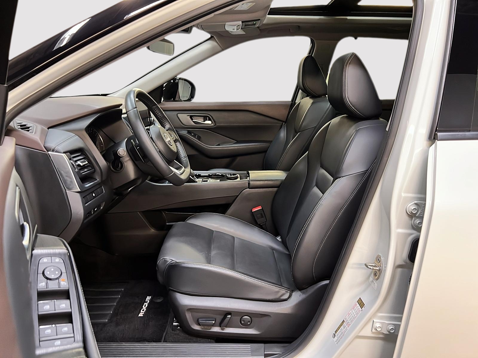 Nissan Rogue SV MIDNIGHT CUIR TOIT PANO 4RM 2023 - image #7