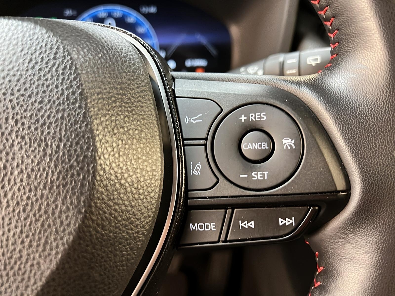 Toyota Rav4 Prime XSE TECH PLUG IN CUIR TOIT PANO NAV 4RM 2023 - image #21
