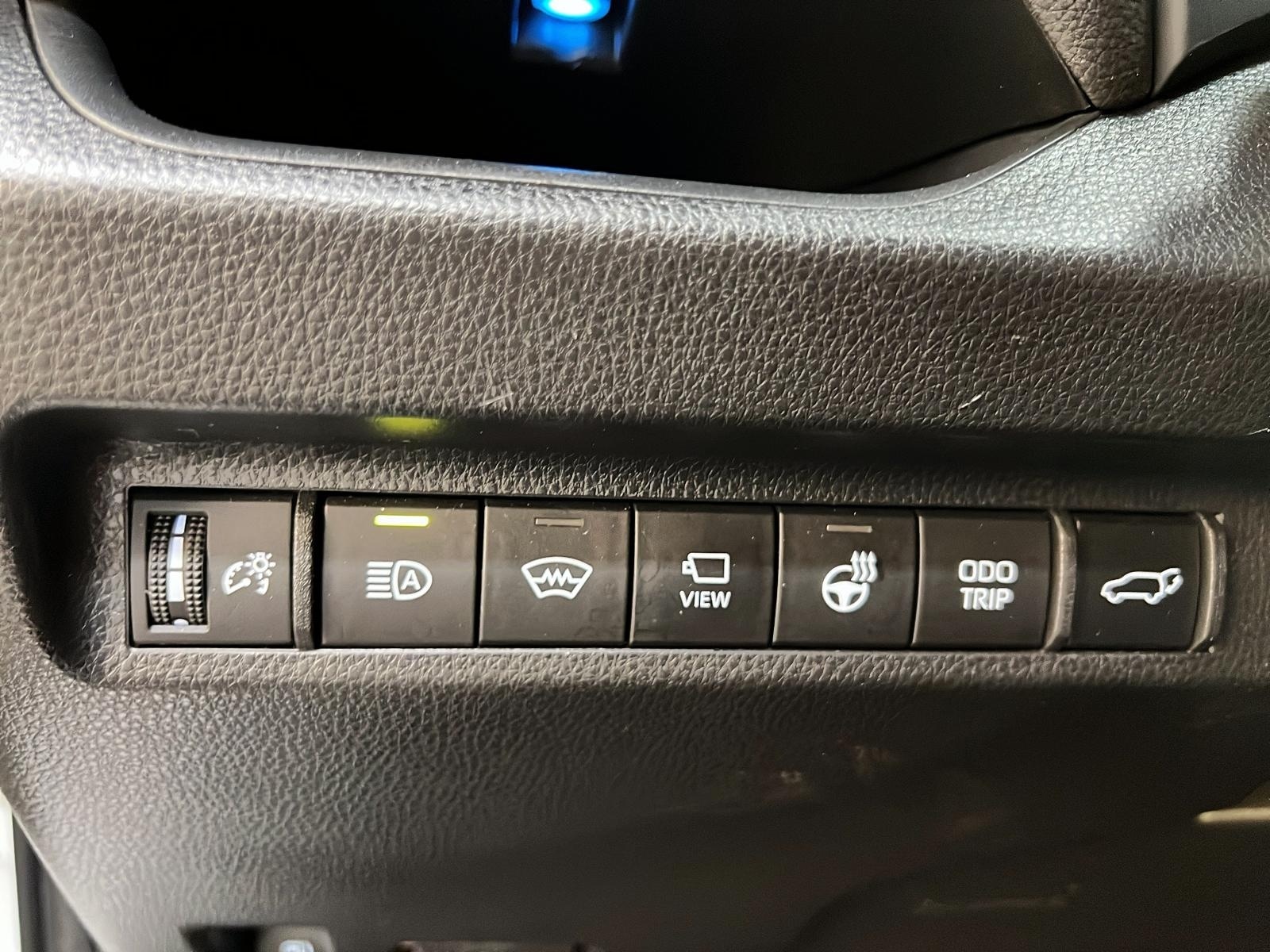 Toyota Rav4 Prime XSE TECH PLUG IN CUIR TOIT PANO NAV 4RM 2023 - image #23