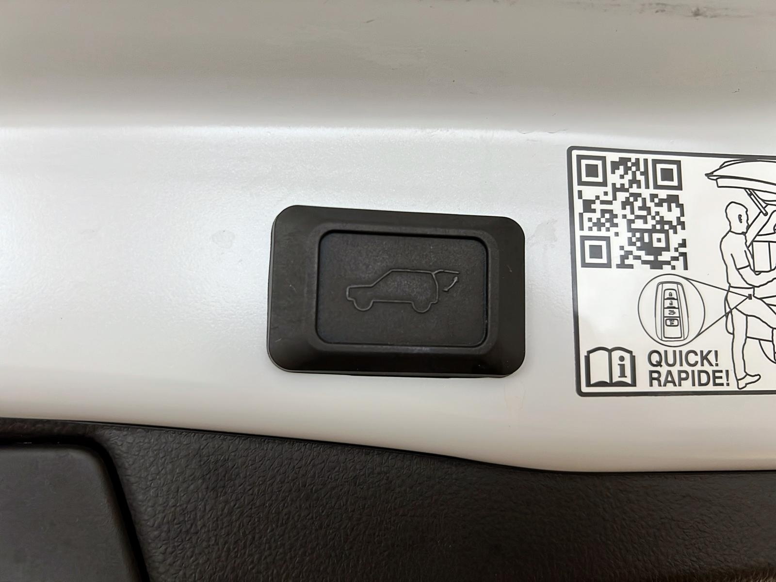 Toyota Rav4 Prime XSE TECH PLUG IN CUIR TOIT PANO NAV 4RM 2023 - image #14